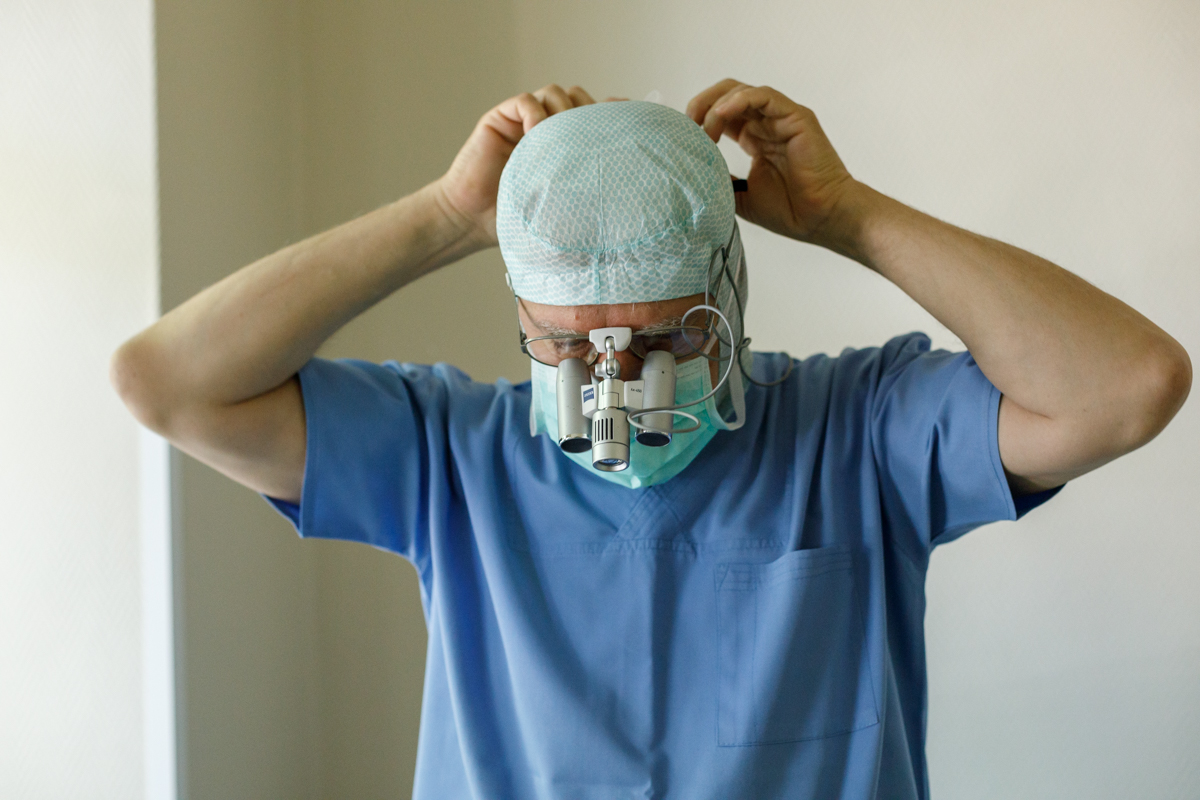 „Unii copii chiar din prima zi de viață pot muri și după operație reînvie”, spune un medic sirian revenit în România