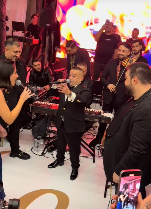 Filmare virală pe TikTok cu Nicole Cherry, care cântă alături de Florin Salam și Adrian Minune. Clipul are peste 2 milioane de vizualizări