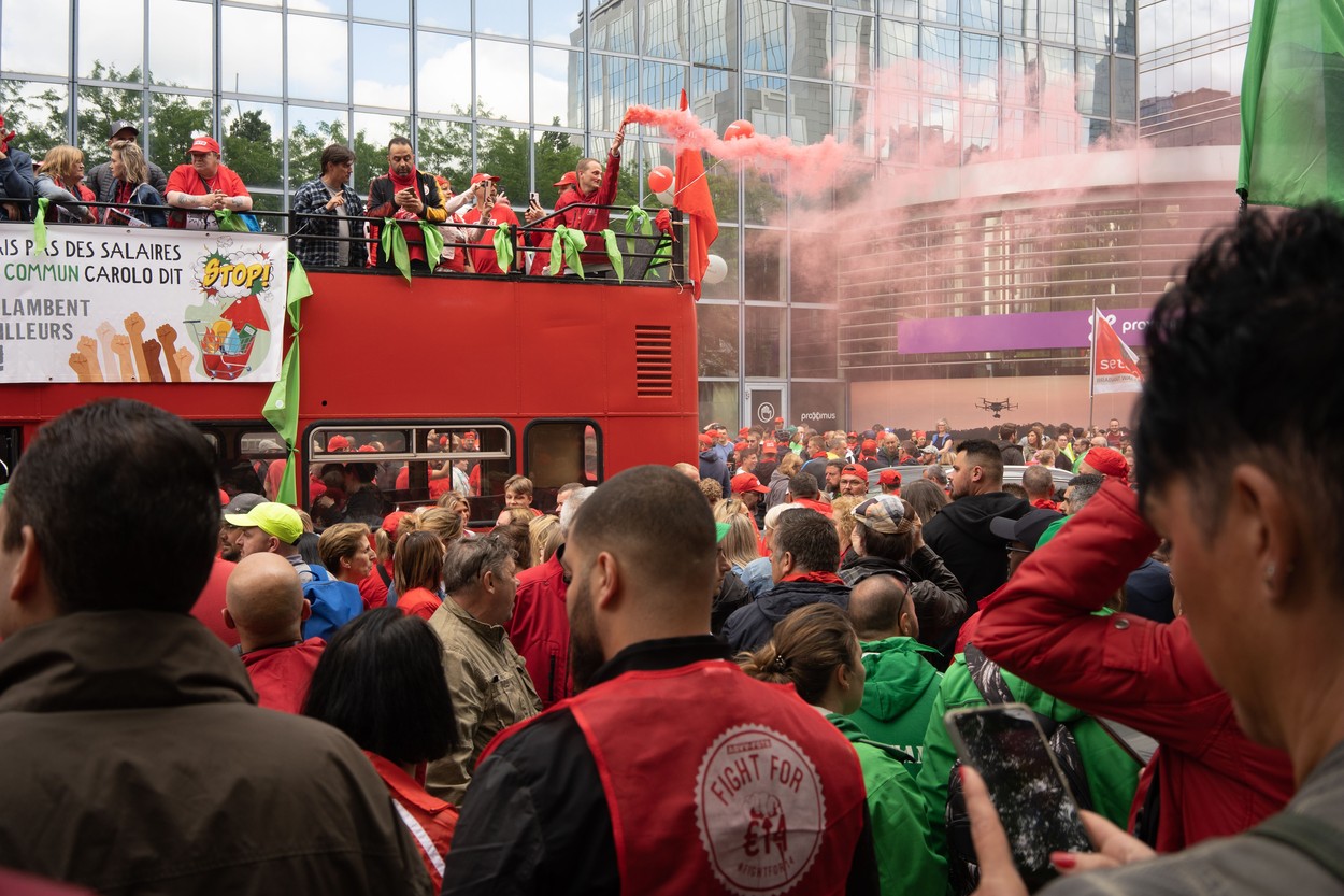 Protest de amploare în Belgia. Zeci de mii de oameni au manifestat față de creșterea prețurilor