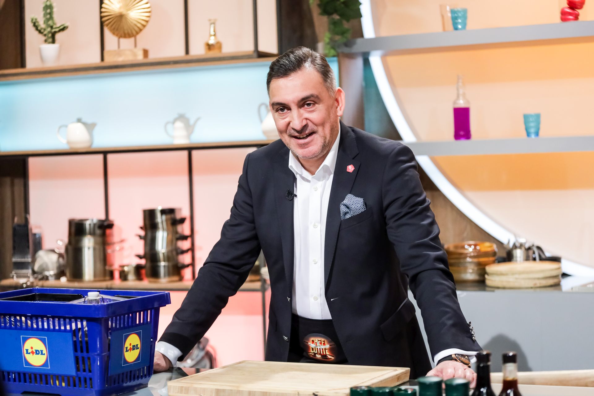 Povestea lui Janni de la „Chefi la cuțite”, tânărul român care a gătit pentru Usain Bolt și Lewis Hamilton