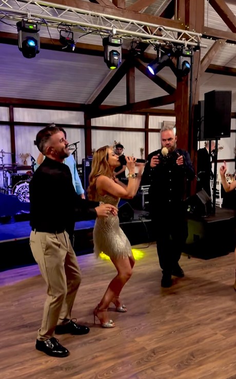 Cum a apărut Anamaria Ferentz la nunta fratelui său. Iubitul american a însoțit-o și a asistat la show