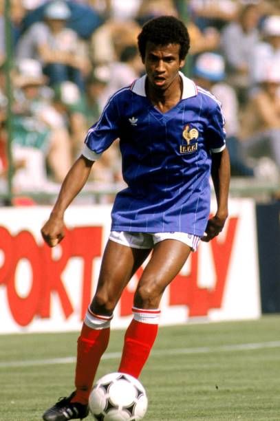 Acasă la Jean Tigana, fostul mare internațional francez care s-a retras din fotbal ca să facă vin în podgoria sa din Cassis. Ce a spus despre meciurile epice ale Craiovei cu Bordeaux