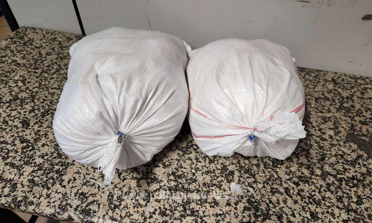 19 kilograme de bijuterii, ascunse în bagajul de mână al unei femei la Aeroportul Otopeni