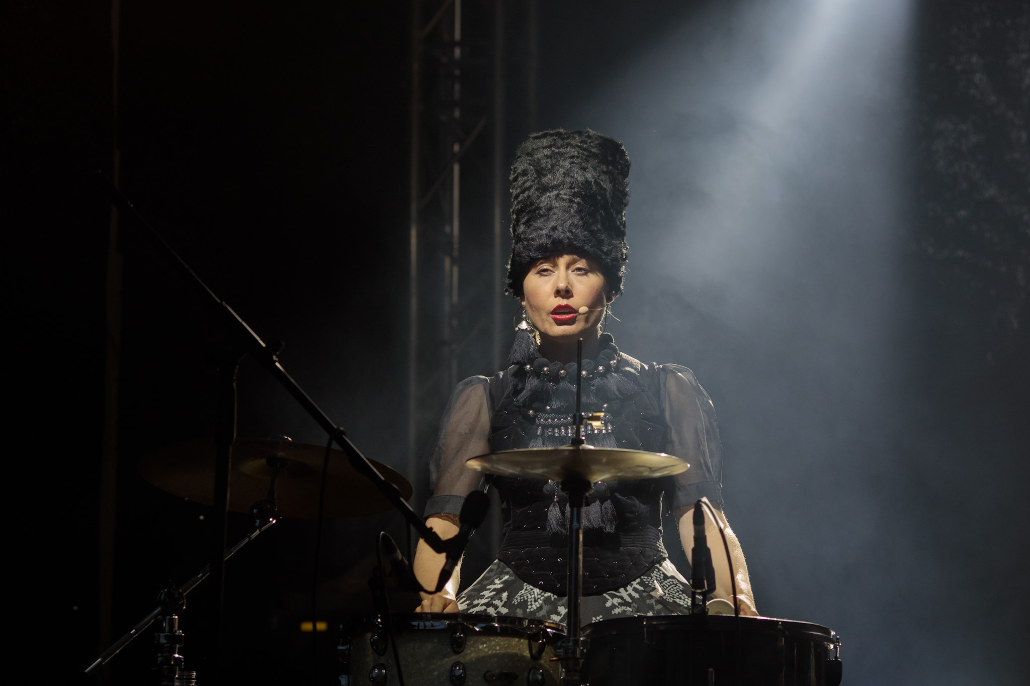 INTERVIU cu trupa DakhaBrakha din Ucraina, înaintea concertului de la TIFF: „Rudele noastre din Rusia se uită la TV și cred propaganda, nu pe noi”