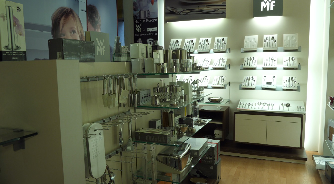 VIDEO / Trucurile magazinelor ca să cumperi mai mult. Parfum de cozonac și culori neutre