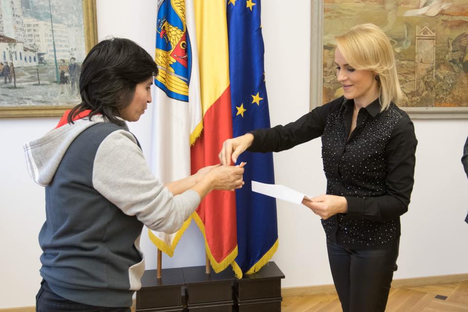 Soluția găsită de Primăria Capitalei pentru locatarii blocului ars din sectorul 5. Unde au stat, până azi
