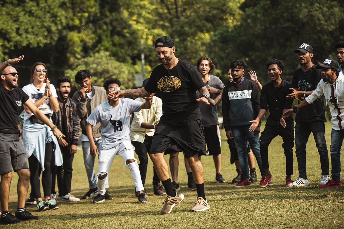 În etapa finală din Asia Express, concurenții ajung la Bollywood | FOTO
