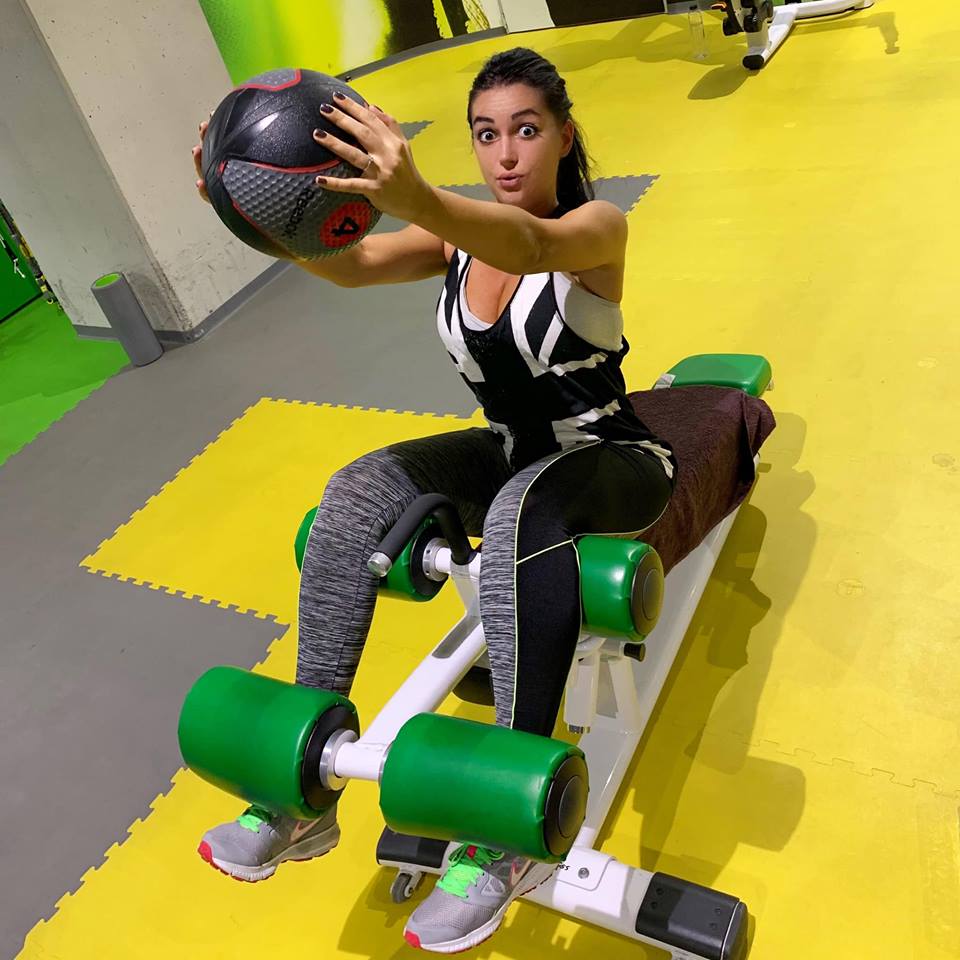Artistele din România care nu pot trăi fără să facă sport. Lidia Buble e fostă campioană națională, iar Lora merge și noaptea să înoate!