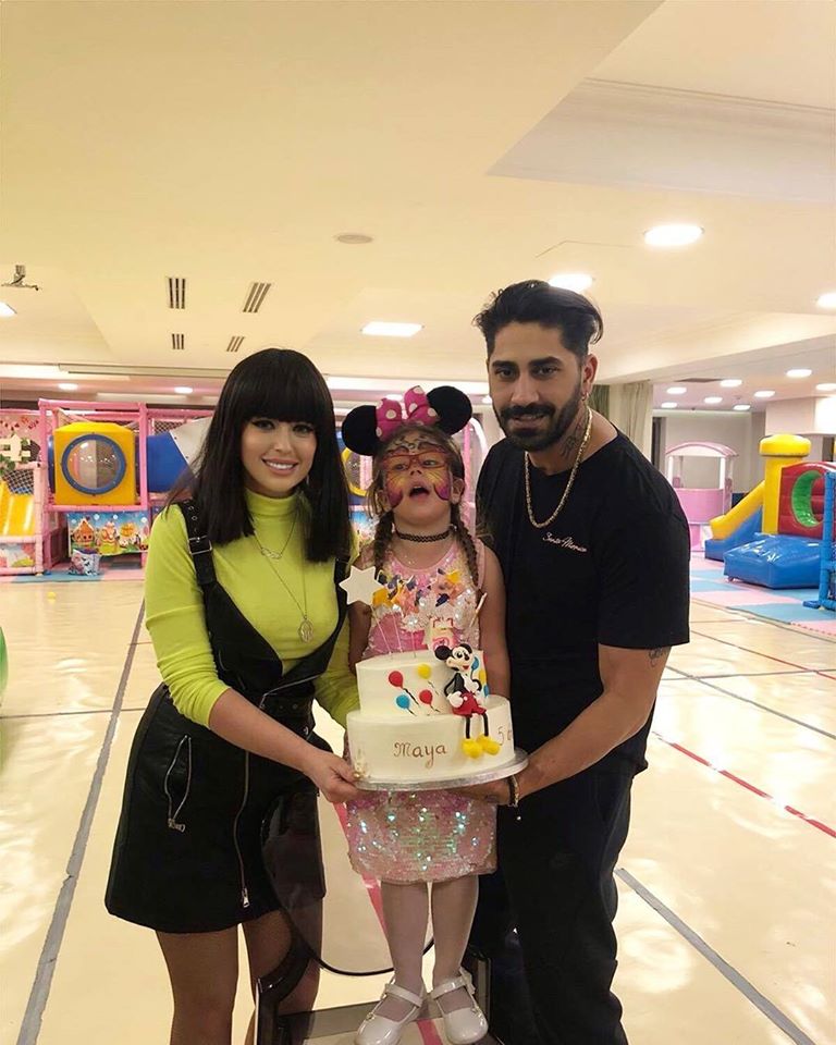Motivul pentru care Misha și Connect-R și-au mutat fetița la o altă școală: „Era un chin cu uniformele”. Maya a câștigat primii bani la 9 ani