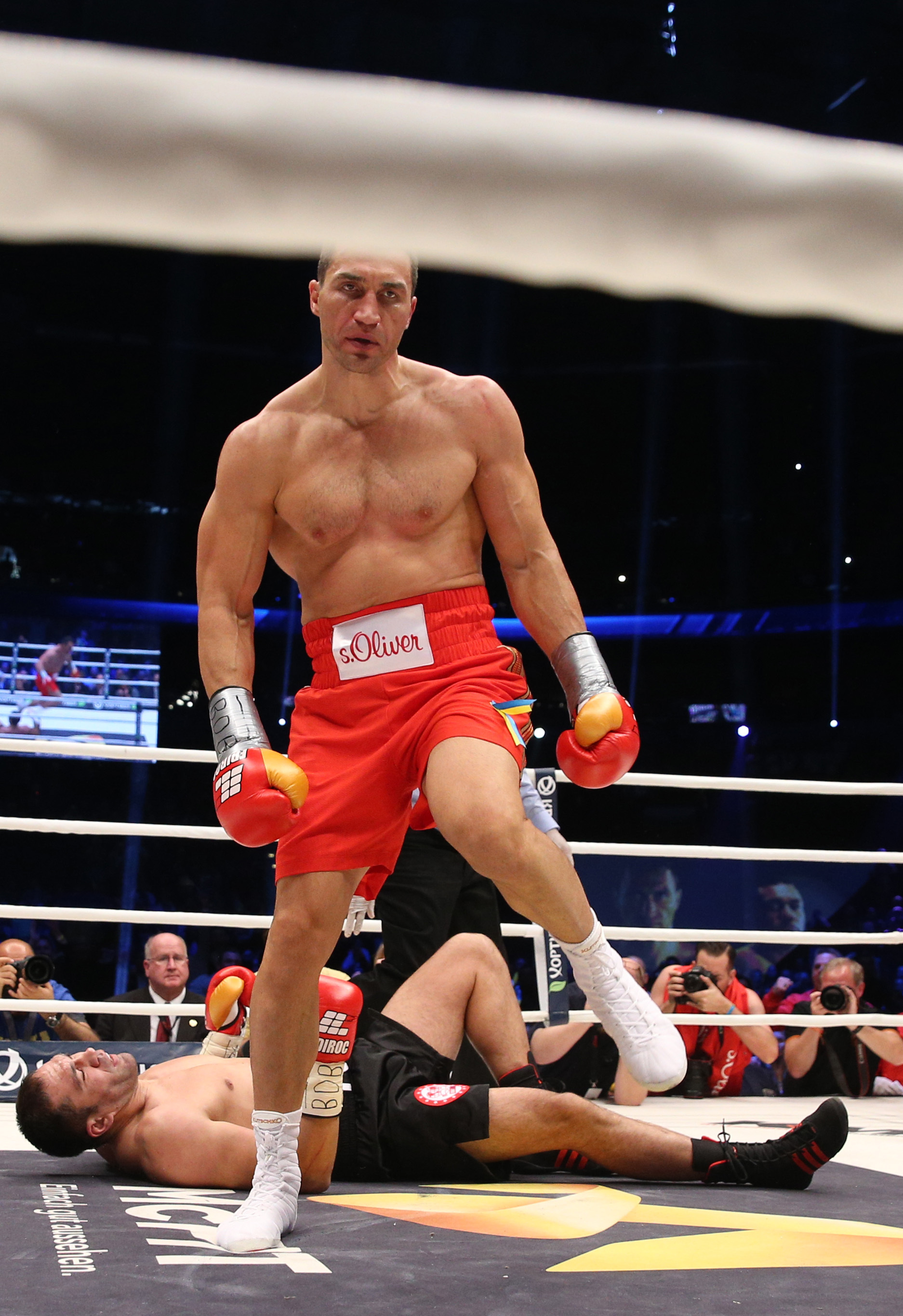 Klitschko l-a făcut KO pe Pulev, dar bulgarul a arătat că Wladimir încă poate fi lovit