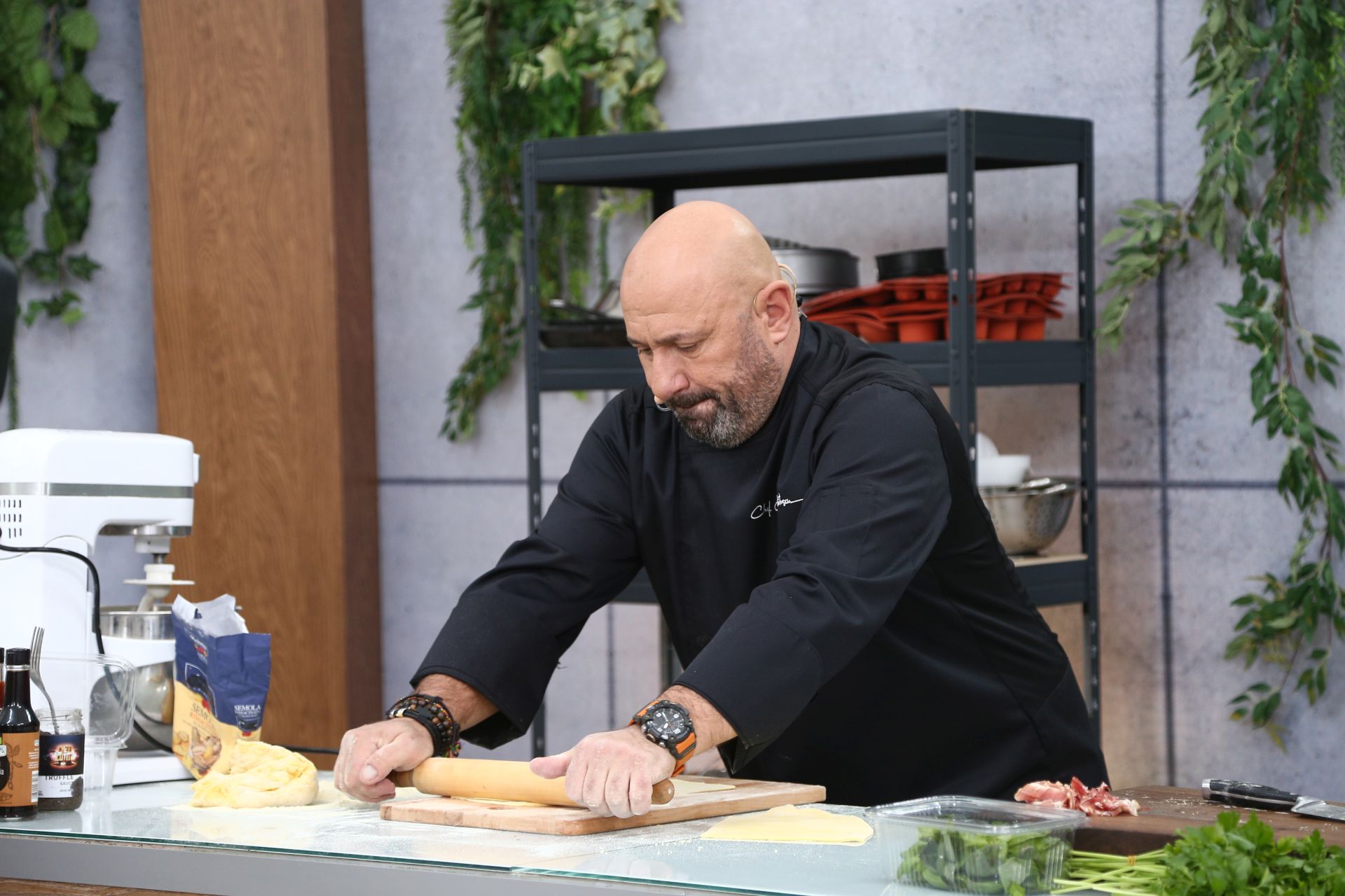 Fiecare Chef dezvăluie în detaliu secretele farfuriilor pe care le pregătește la „Chefi la cuțite”. Ce vor face Scărlătescu, Dumitrescu și Bontea