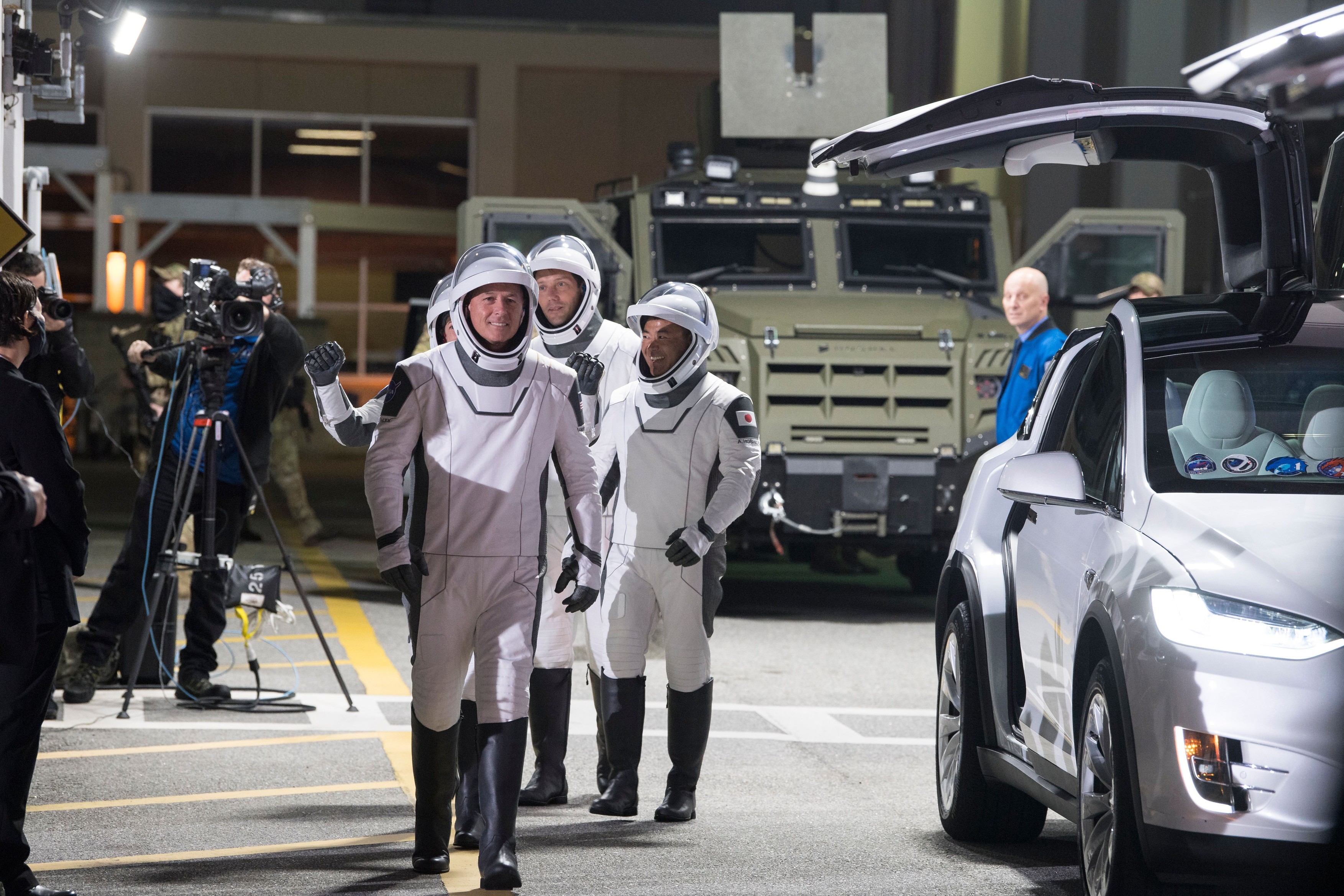 SpaceX a decolat cu succes către Staţia Spaţială Internaţională cu patru astronauţi la bord