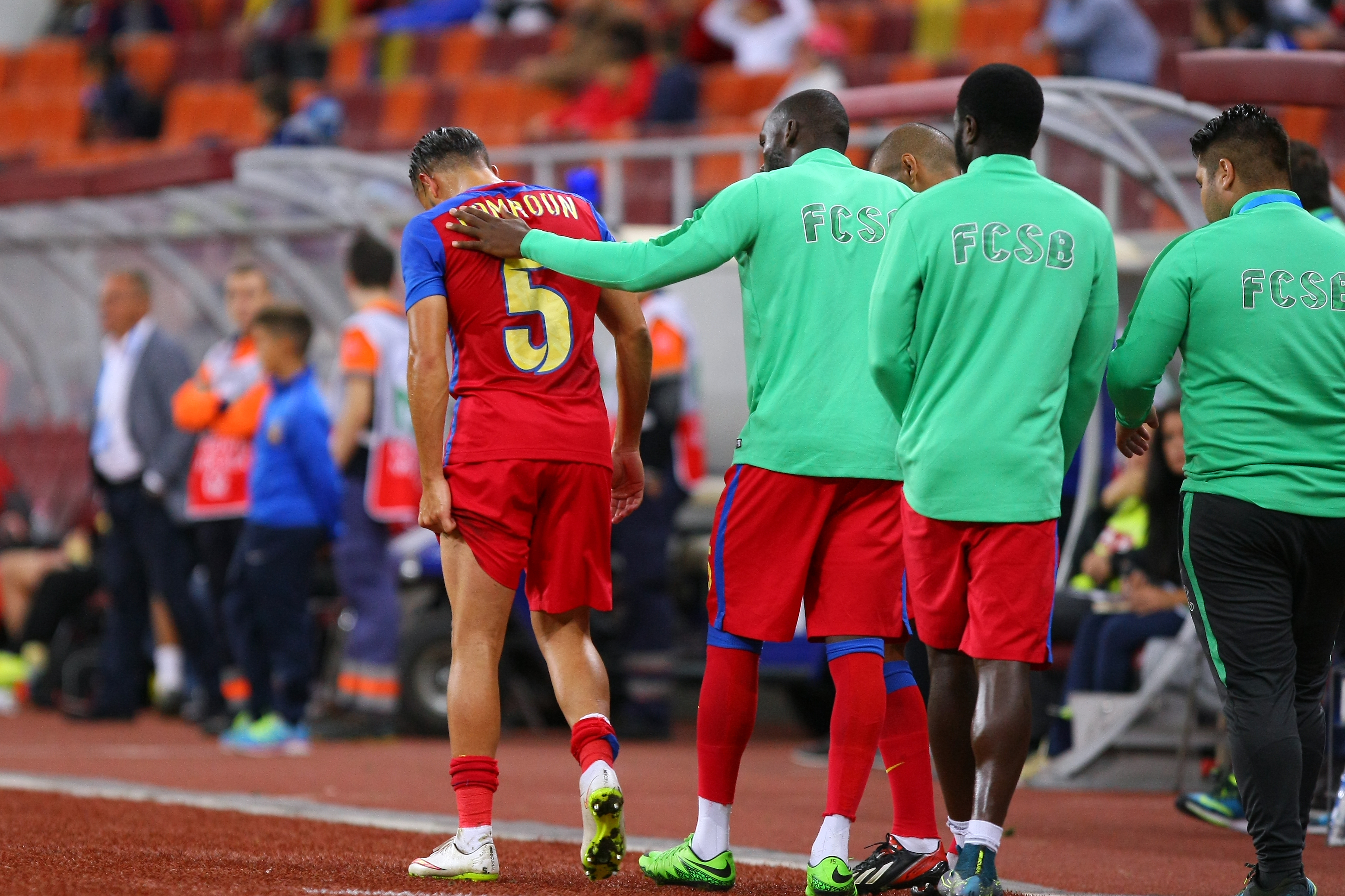 Liga I: Steaua - FC Voluntari 3-1. ^Hamroun, Chipciu și Stanciu l-au ridicat de pe bancă pe Rădoi, antrenorul fără licență al campioanei. Odată cu el, și pe ”principalul”-marionetă Țiți Dumitriu / GALERIE FOTO