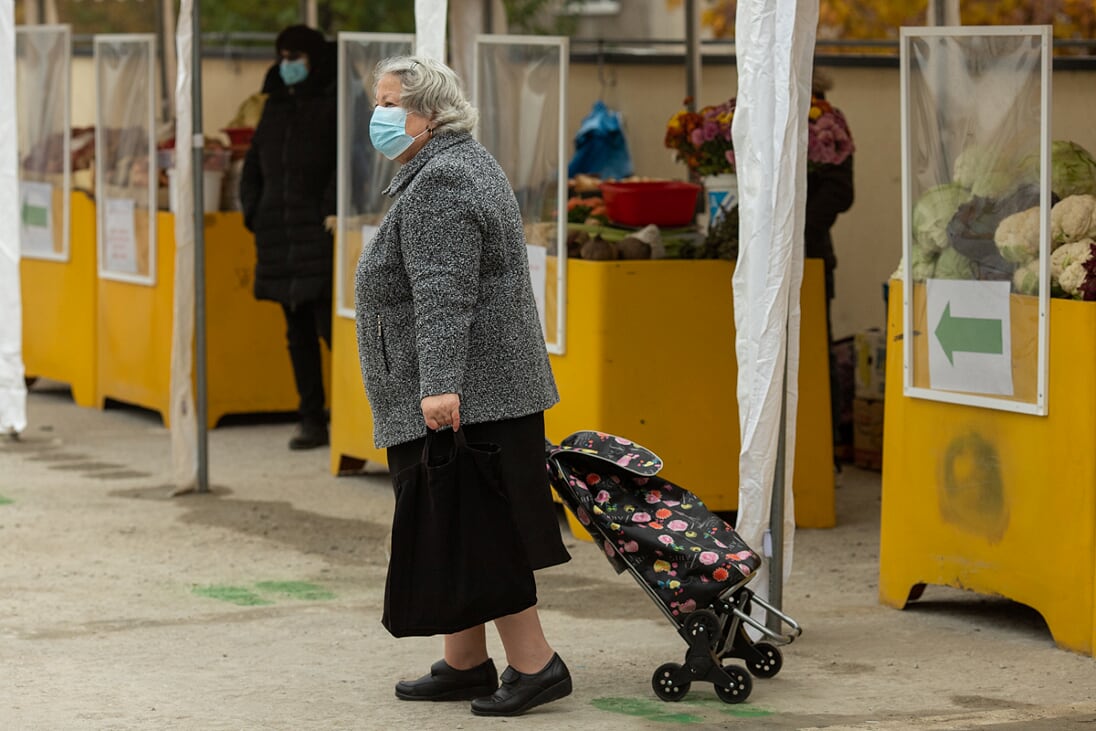 REPORTAJ. Supărarea comercianților dintr-o piață de la marginea Bucureștiului pe aglomerația de la Obor: “I-au văzut pe ei așa și ce au zis, hai să îi închidem pe toți”