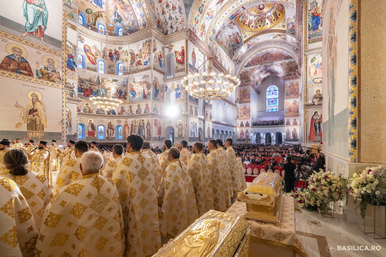 Cum arată Catedrala Mântuirii Neamului în interior. Imagini transmise de Biserica Ortodoxă, pentru că presa a fost interzisă