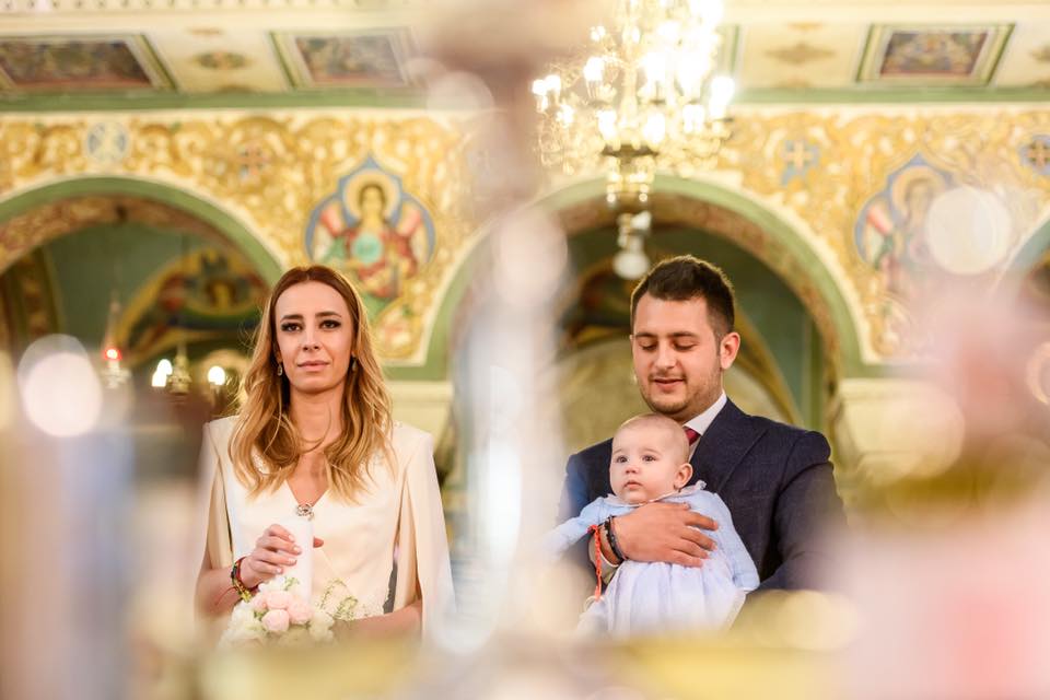 Tot ce nu s-a văzut la botezul nepoatei lui Traian Băsescu. Imagini în premieră de la creștinarea Anastasiei | FOTO