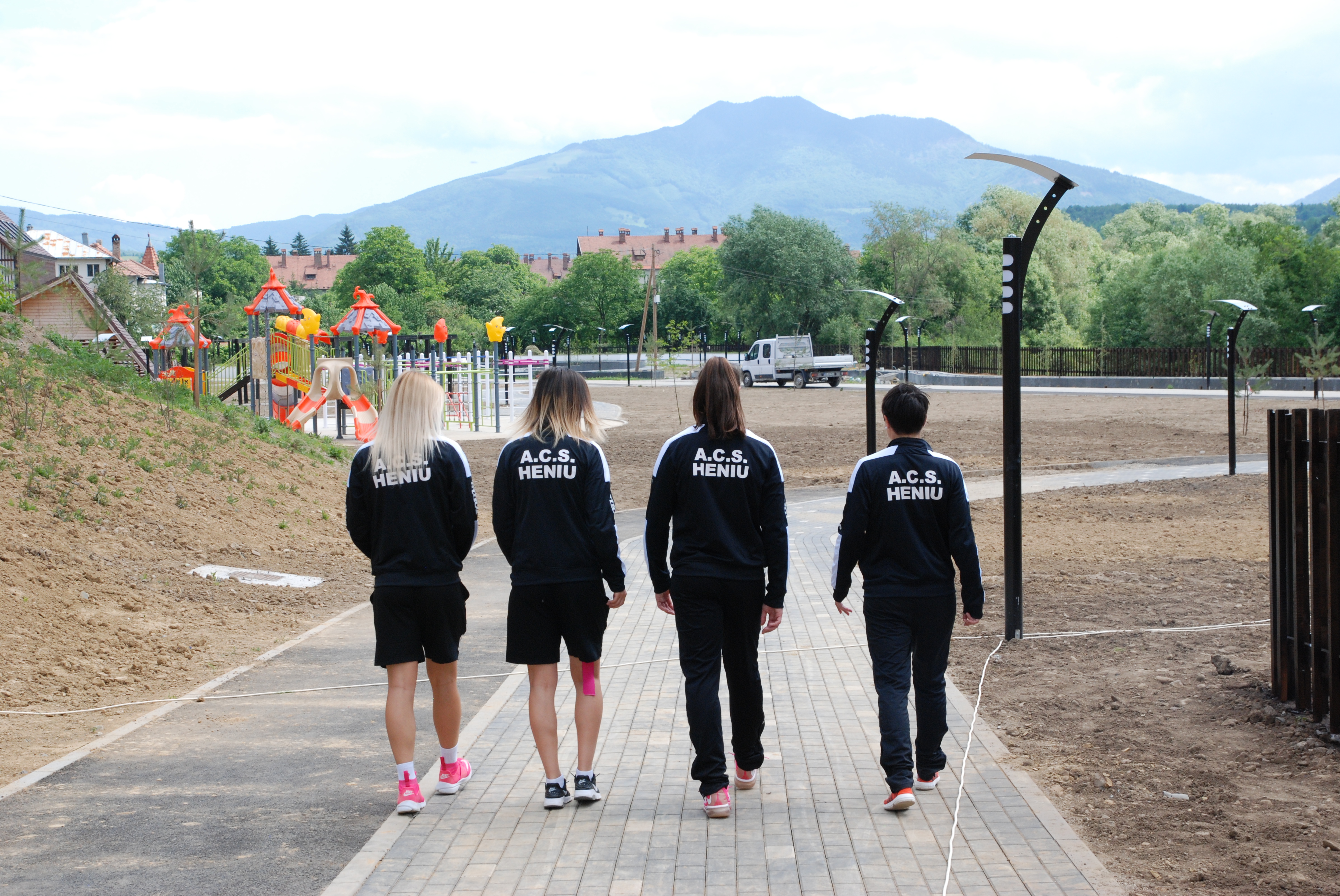 Cine sunt fetele de la Heniu Prundu Bârgăului, finalista Cupei României 2018 la fotbal feminin | FOTO