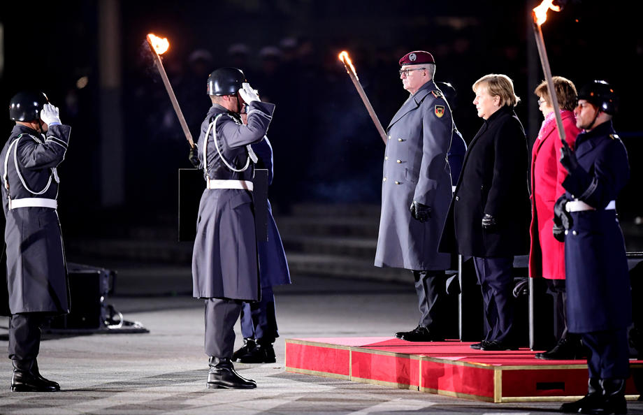Fanfară militară și melodii punk, la ceremonia de adio a Angelei Merkel, după 16 ani în funcția de cancelar