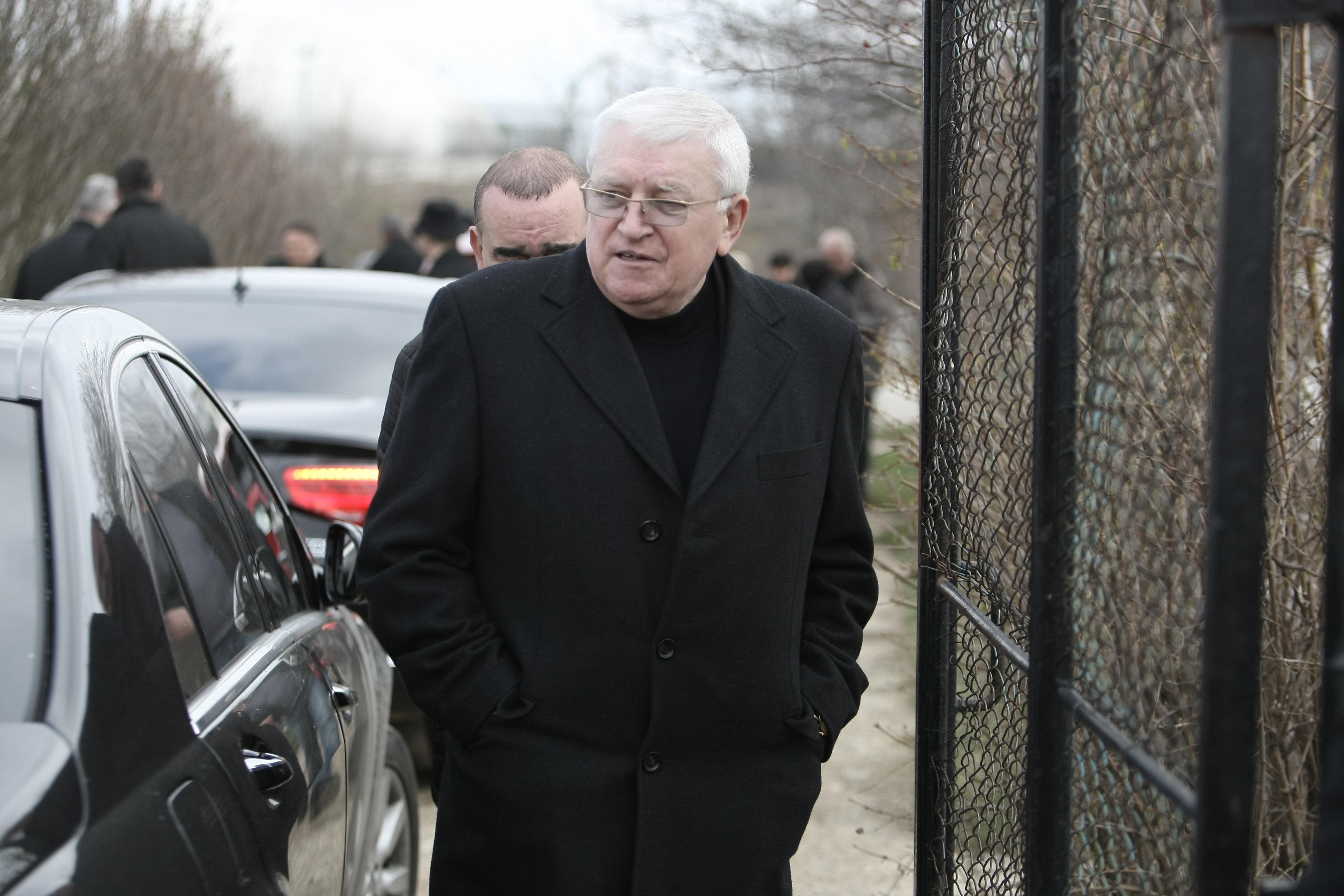 Vasile Turcu a fost înmormântat după ritualurile sinucigașilor. Fostul om de afaceri a fost condus pe ultimul drum de rude, prieteni și doar câțiva oameni de fotbal