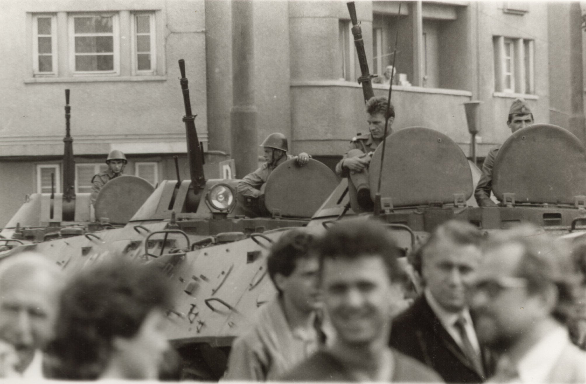 Dosarul „Mineriadei” din iunie 1990 se întoarce la Parchetul Militar pentru refacerea anchetei