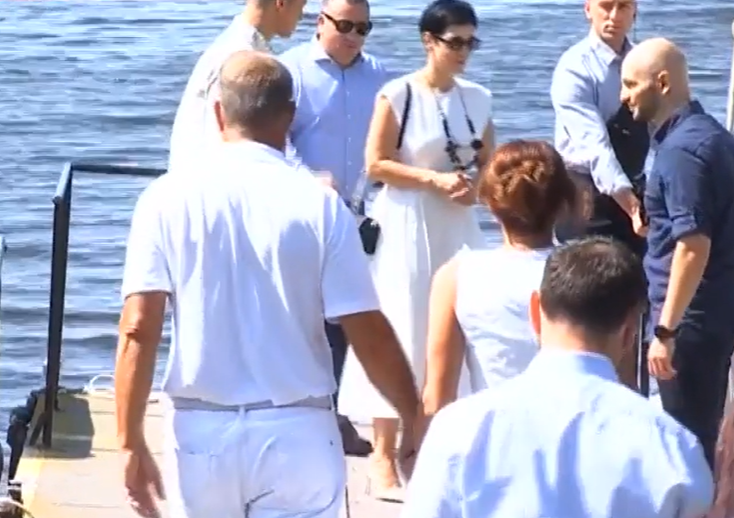 Klaus Iohannis, în vizită în Delta Dunării. Șeful statului și soția sa, Carmen, au făcut o plimbare cu barca