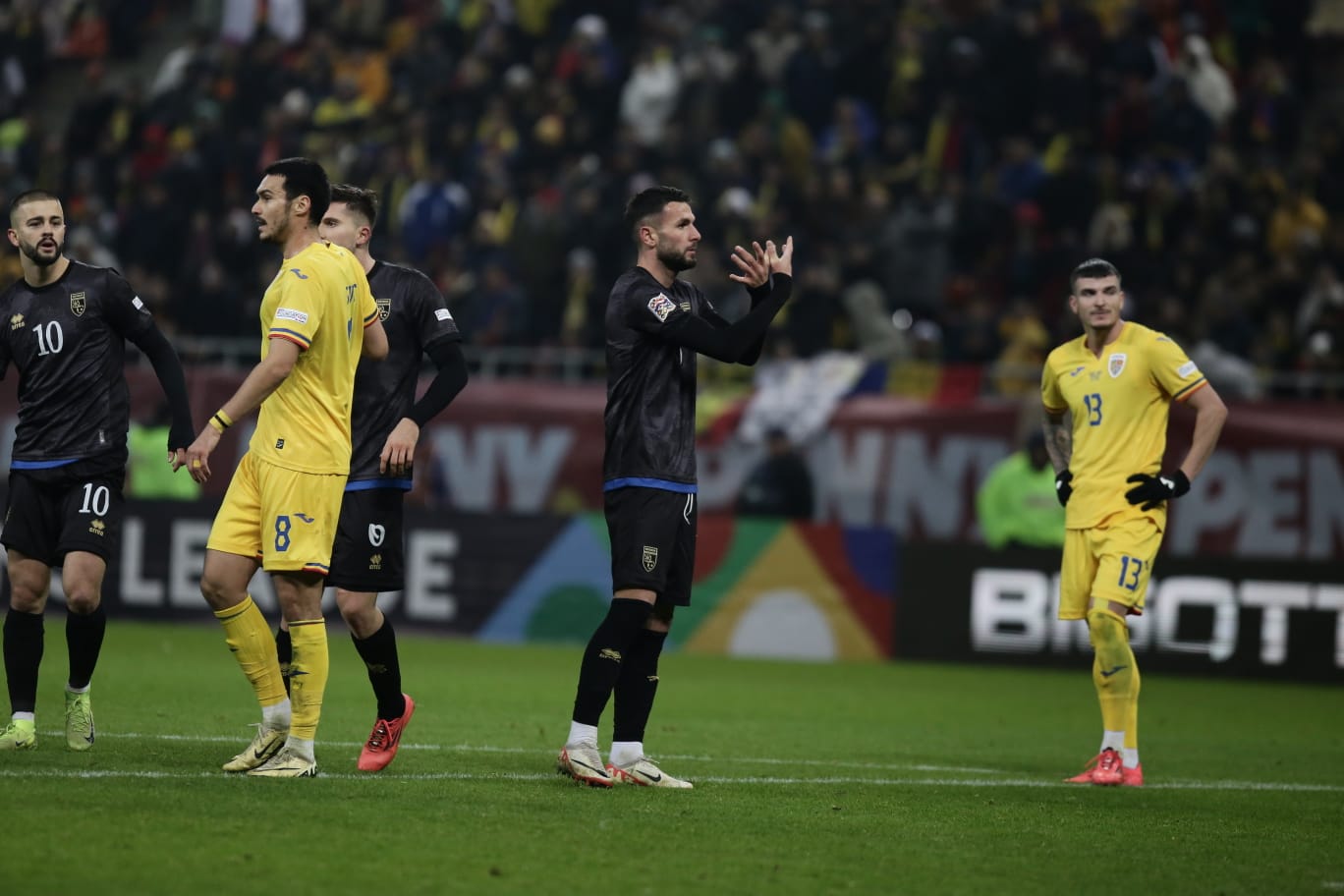 Fotbaliștii din Kosovo n-au mai vrut să joace și au ieșit de pe teren cu un minut înainte să se termine meciul cu România. Partida, abandonată după o oră