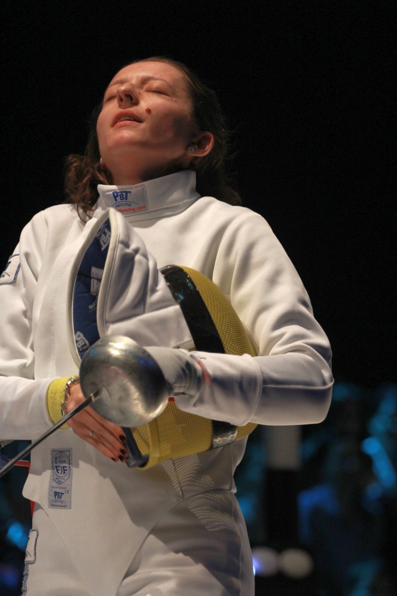 Simona Pop și Tibi Dolniceanu sunt campionii României la spadă, respectiv la sabie / FOTO