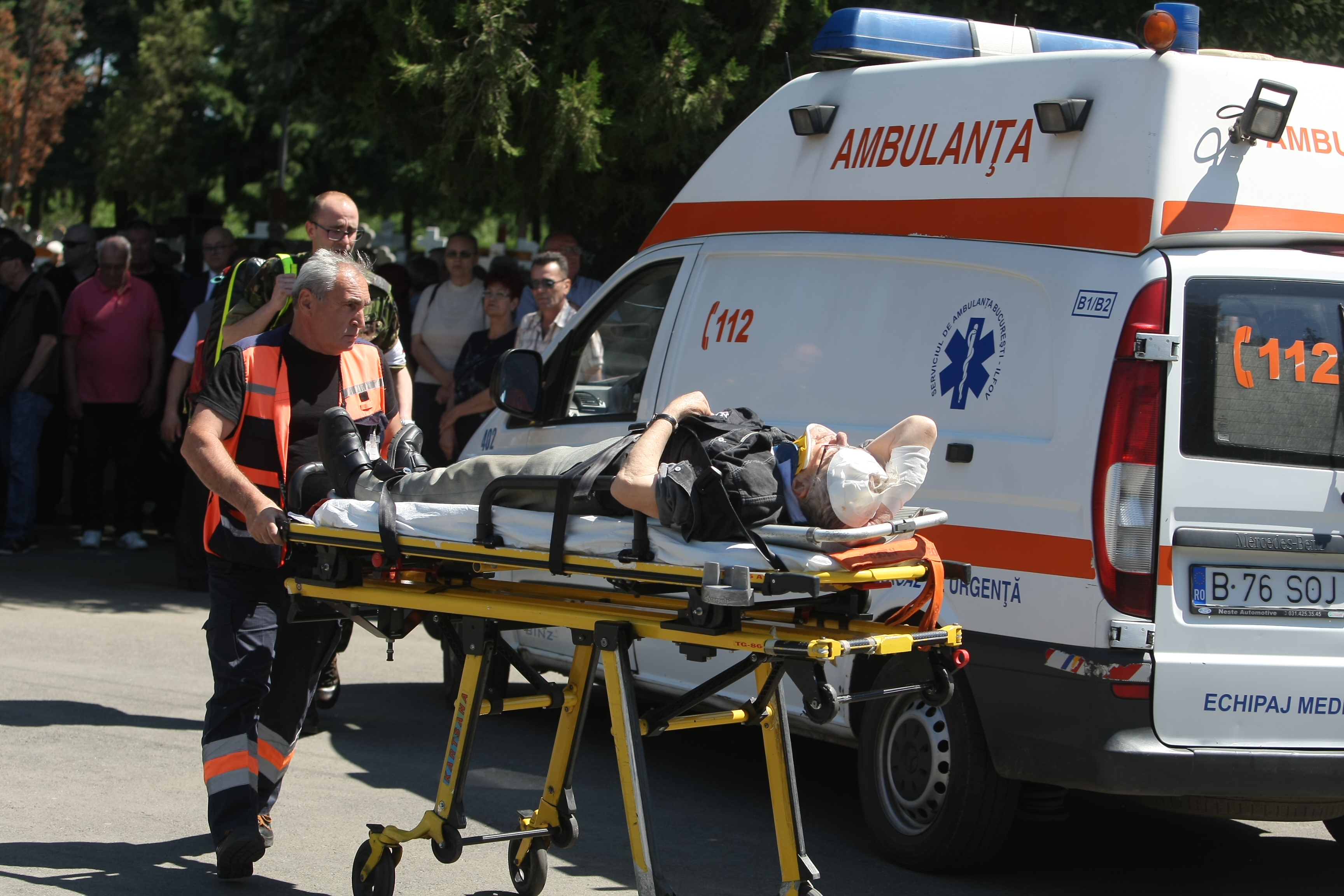 GALERIE FOTO&VIDEO/ Cristian Țopescu, înmormântat cu onoruri militare, la Cimitirul Ghencea Militar din București