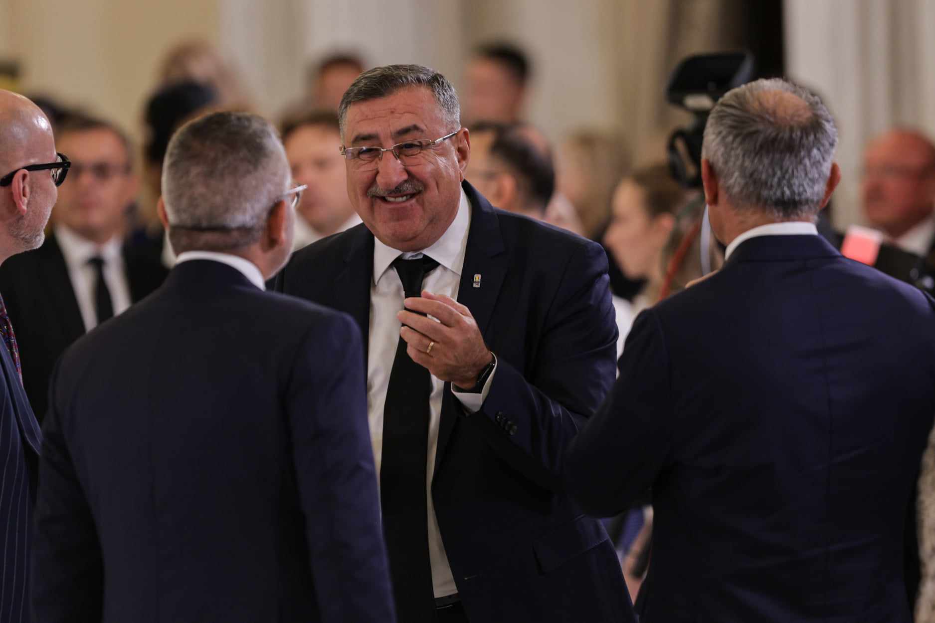 Gafă a președintelui Iohannis la decorarea medaliaţilor de la JO Paris. A spus „comemorarea”, în loc de „ceremonia” | VIDEO