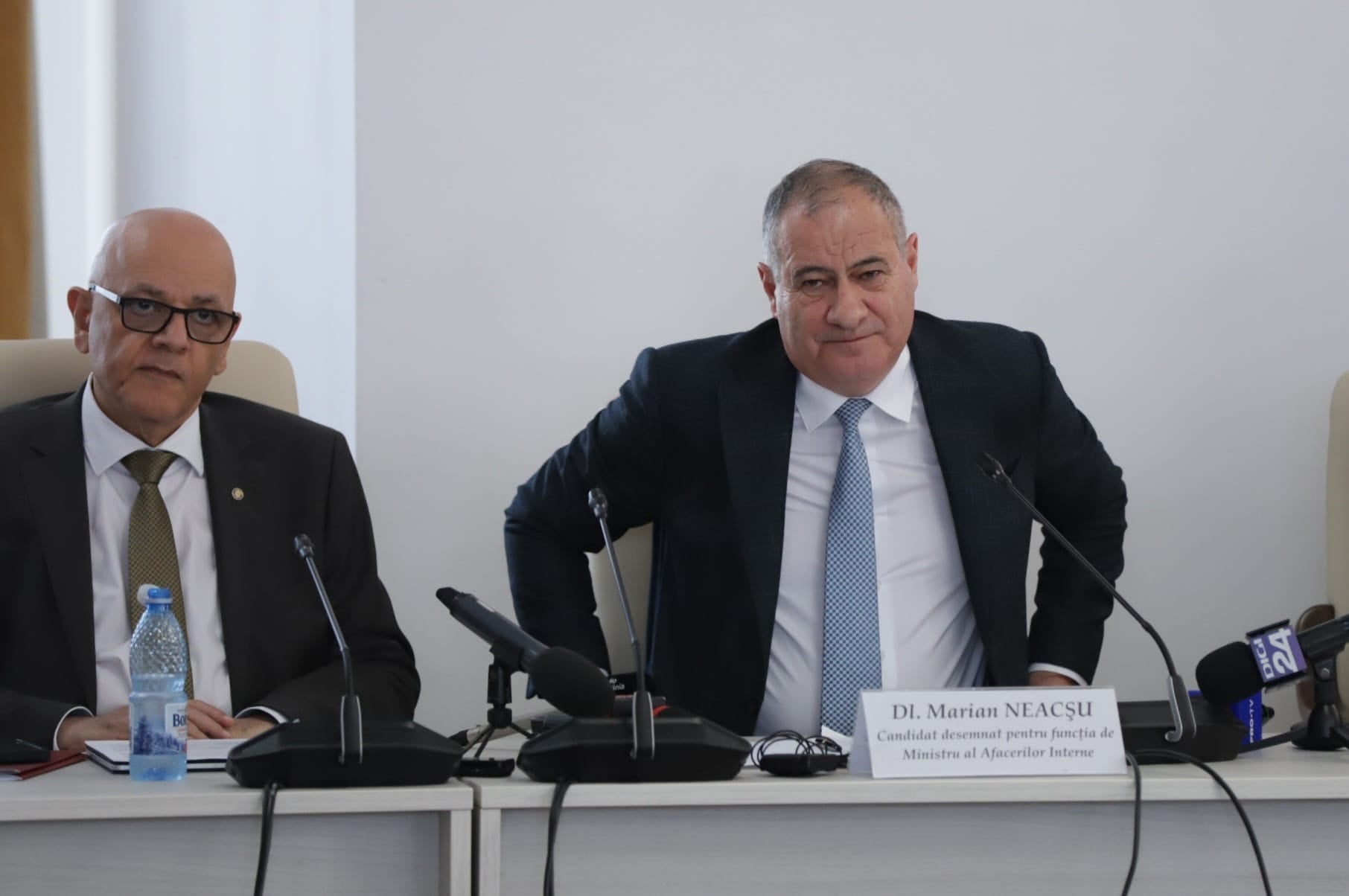 REPORTAJ Ce nu s-a văzut la televizor la votul pentru Guvernul Veștea: social-democrații negociau deja viitorul guvern condus de Sorin Grindeanu
