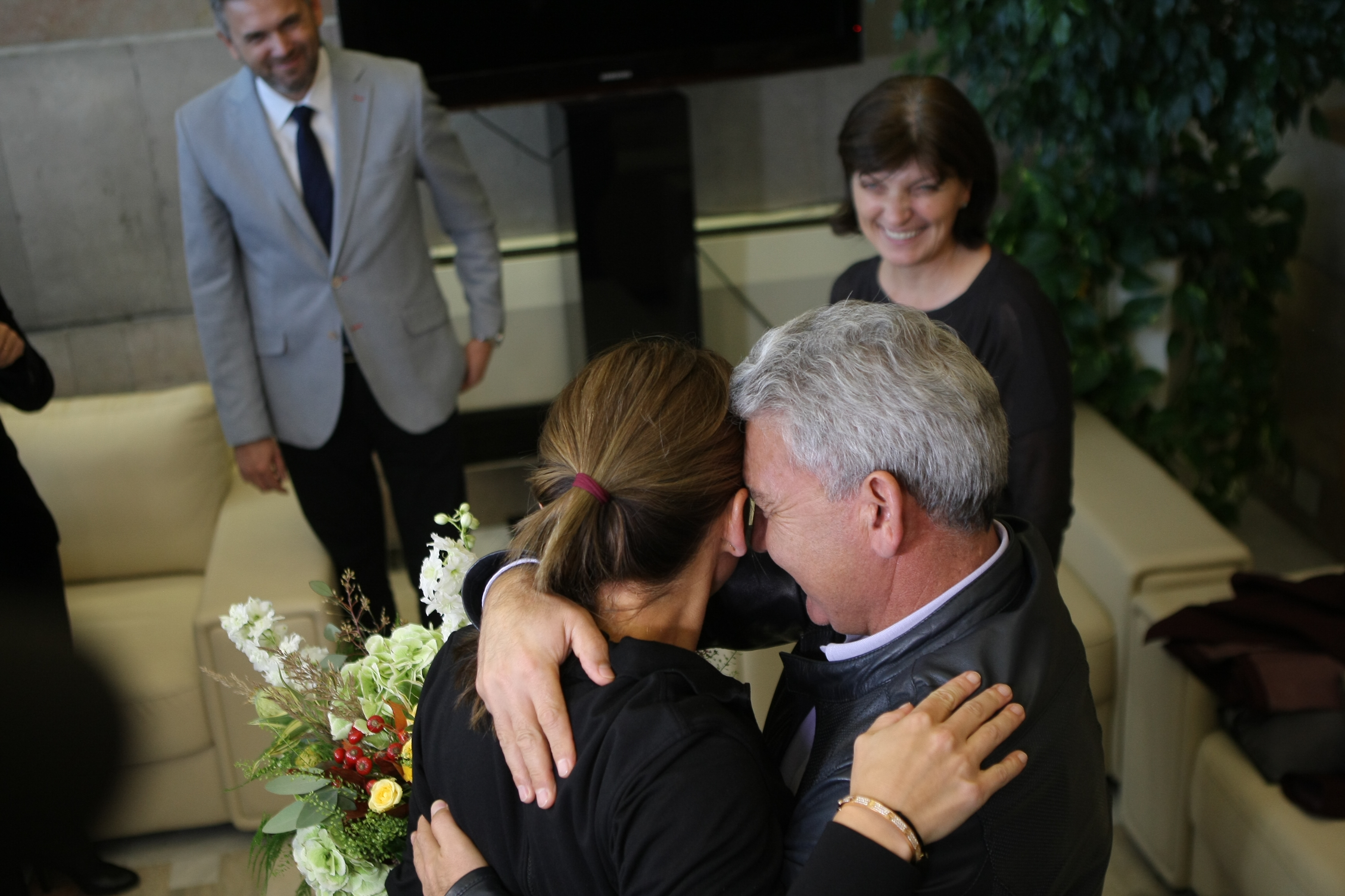 Simona Halep a revenit în România. ”După cum se vede, sunt emoționată”. Ce mesaj a bucurat-o în mod deosebit și cum o recompensează părinții / GALERIE FOTO și VIDEO