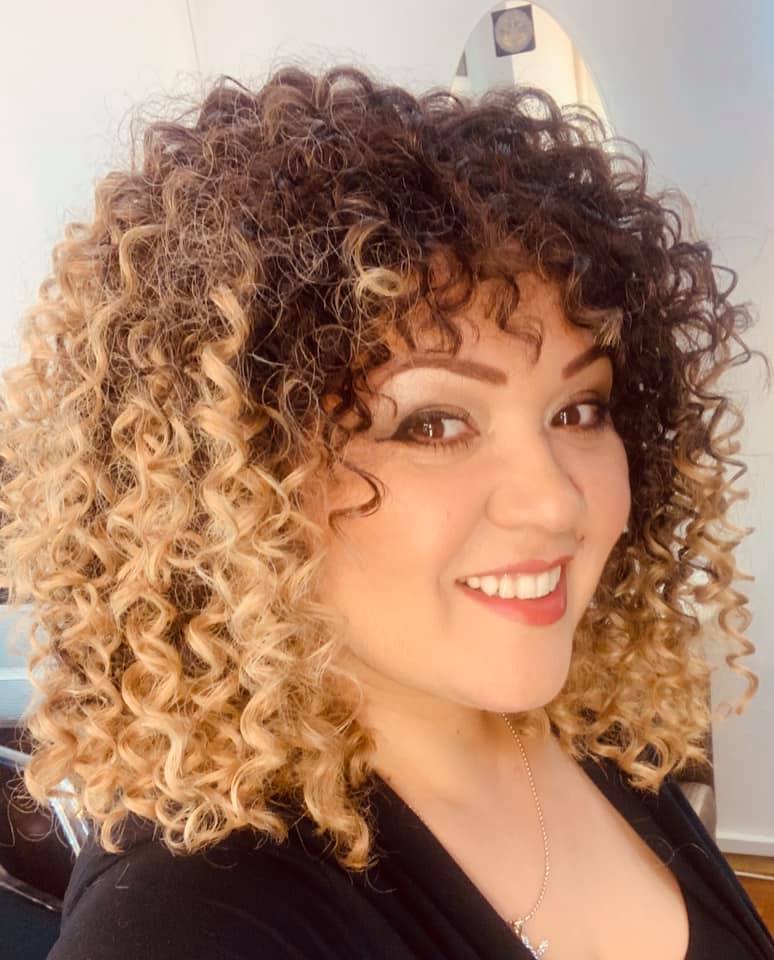 Ce transformată e Minodora! Schimbarea de look pe care și-a făcut-o artista | FOTO