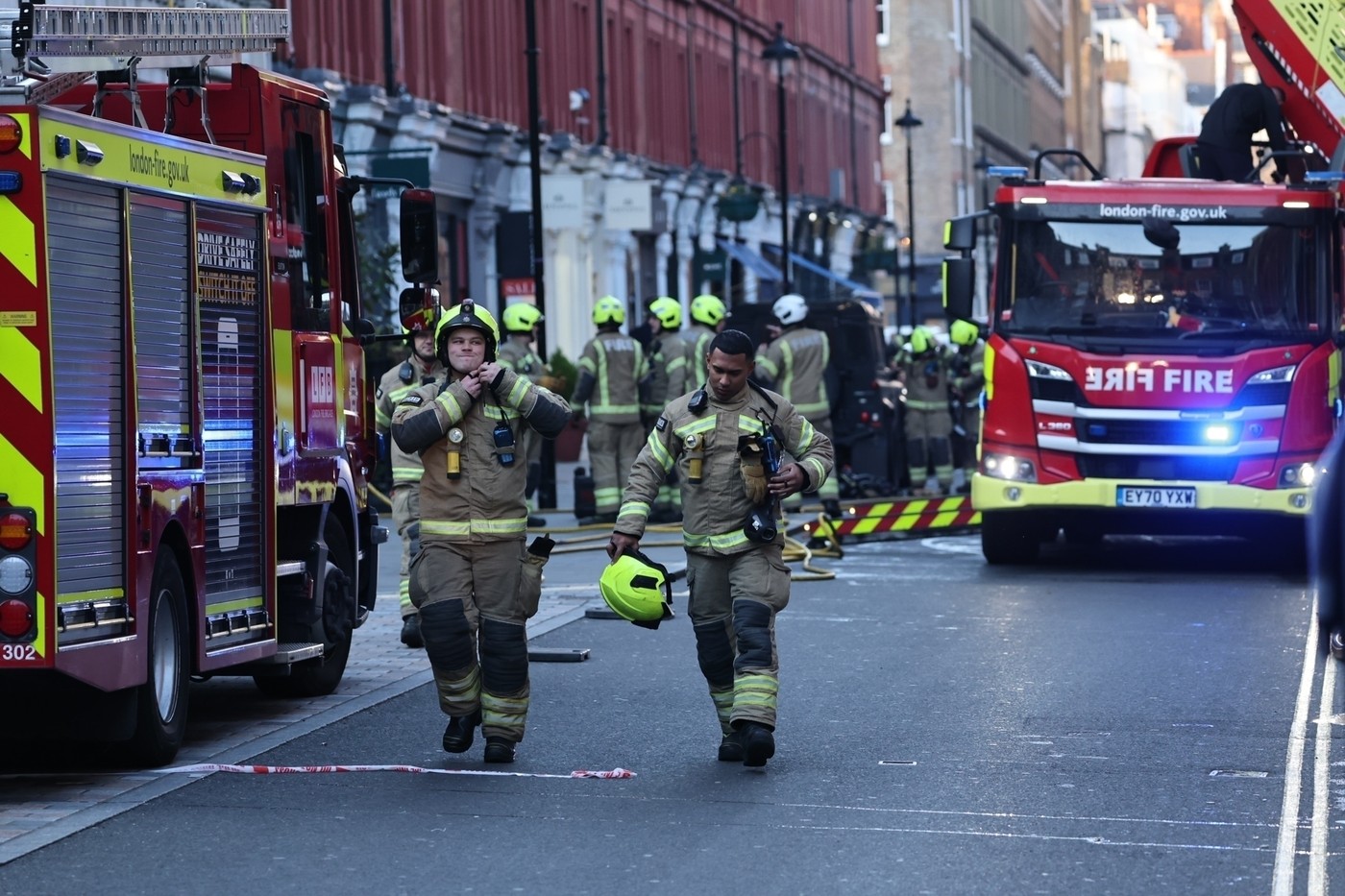 Un hotel de lux din Londra a ars de Ziua Îndrăgostiților. Acesta era frecventat de celebrități de la Hollywood I VIDEO 
