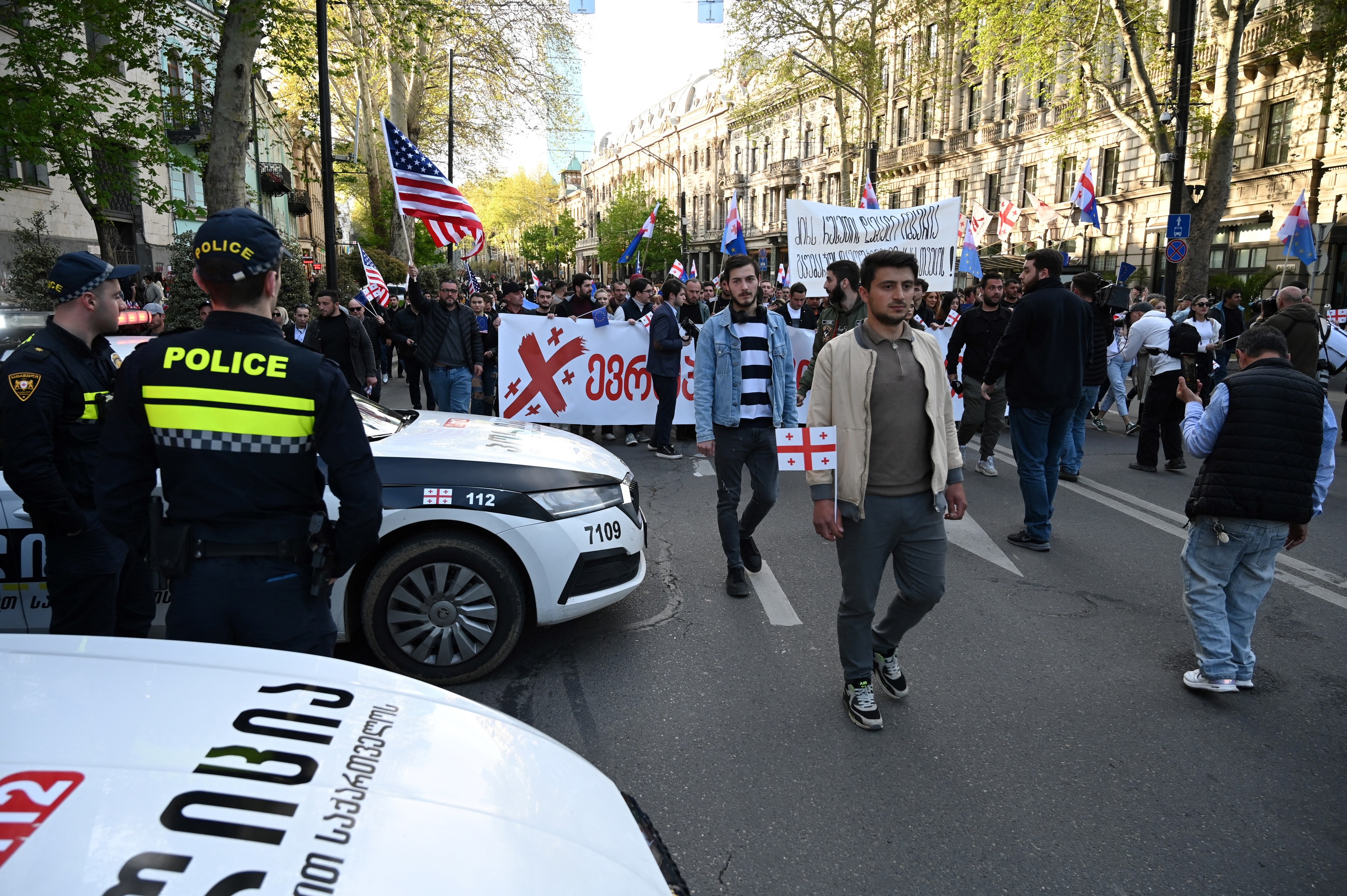 Protest antiguvernamental cu mii de oameni la Tbilisi. Guvernul georgian, acuzat de „derivă autoritară prorusă”