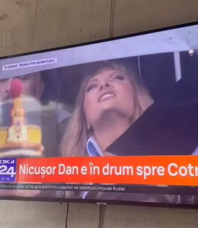 Imagini cu vedetele la învestirea lui Nicușor Dan. Delia, Andreea Raicu și Anca Serea nu au ratat ocazia de a face poză cu noul președinte al României