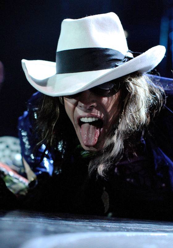 Steven Tyler, solistul de la Aerosmith, își amână concertele din cauza unei hemoragii la corzile vocale