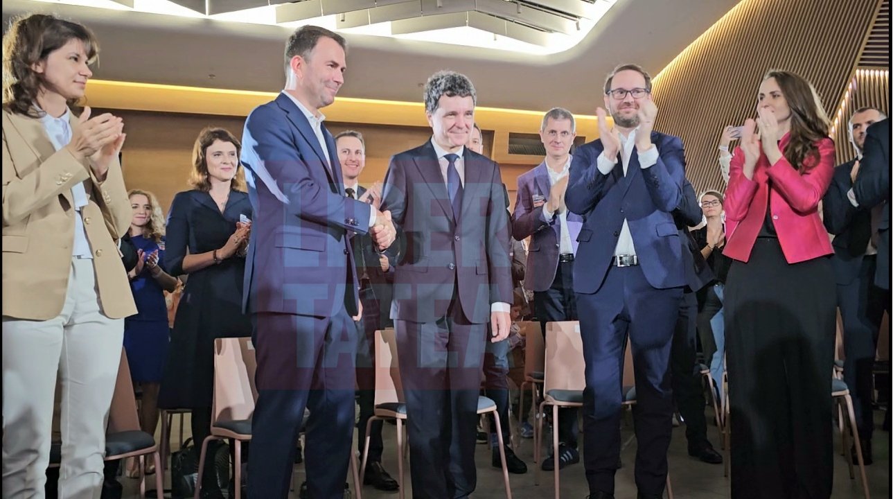 Cătălin Drulă și-a lansat candidatura la Primăria Capitalei alături de Nicușor Dan, primul președinte care merge la un astfel de eveniment