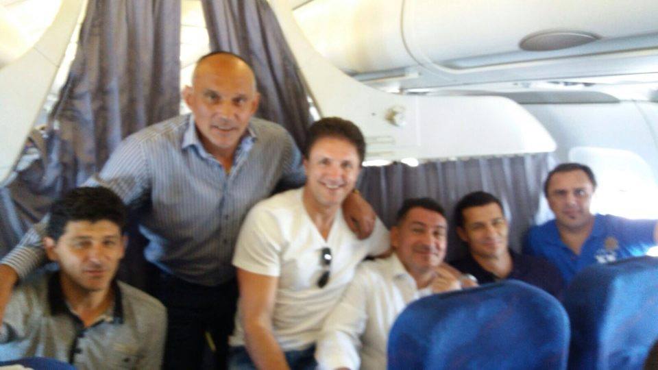 Generația de Aur, întâlnire senzațională la Cardiff. Răducioiu s-a fotografiat cu tatăl lui David Beckham! GALERIE FOTO