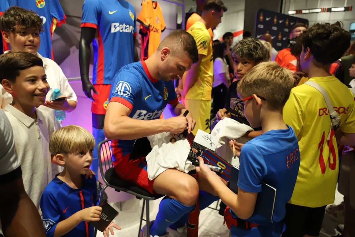 Sute de copii au blocat intrarea într-un magazin din ParkLake Mall, cu o oră înainte de prezentarea noului echipament al FCSB