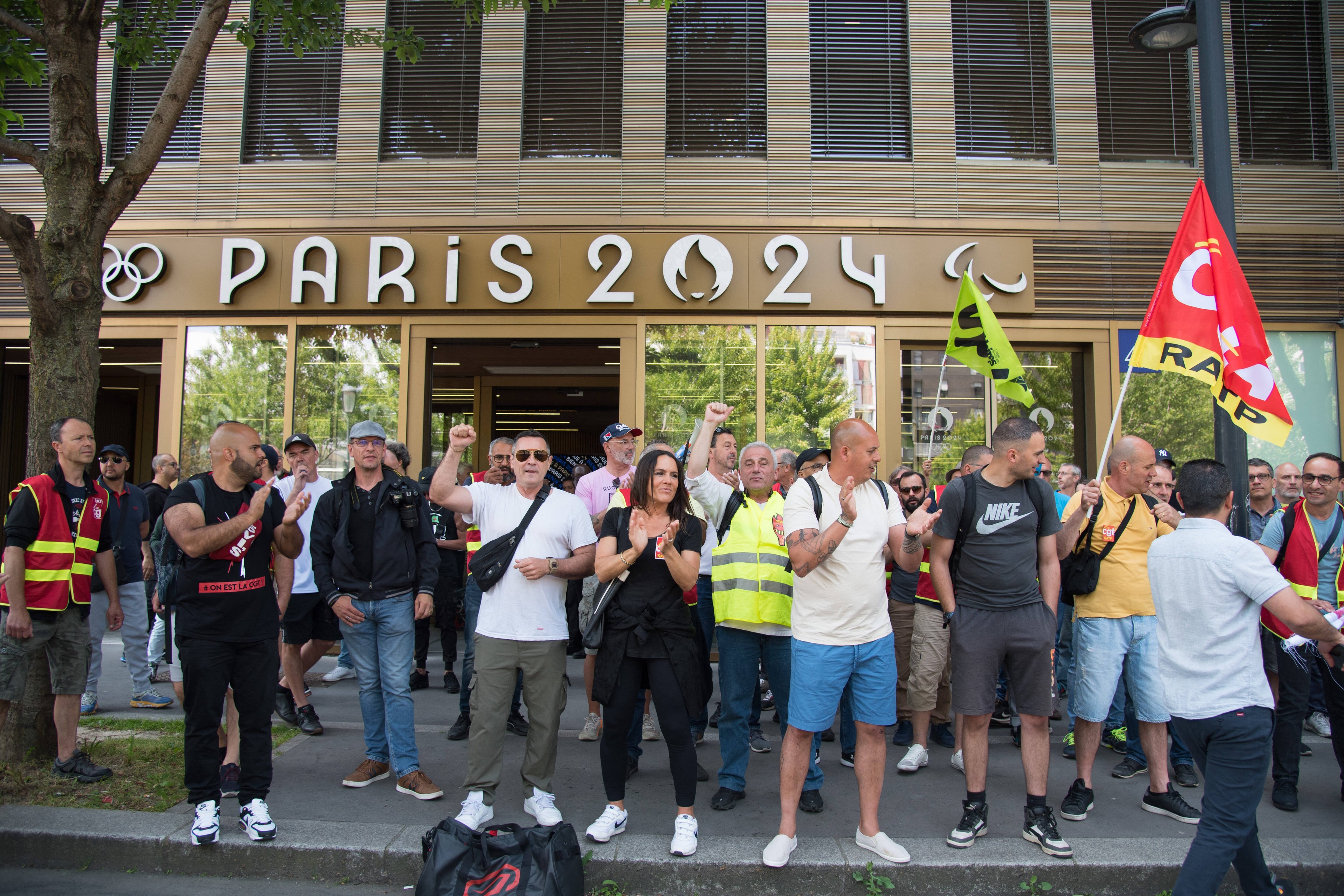 Noi proteste în Franța față de reforma pensiilor. Manifestanții au ocupat pentru scurt timp sediul Jocurilor Olimpice de vară din Paris