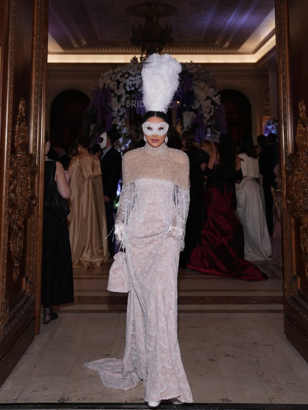 Imagini cu vedetele la Balul Mascat Bridgerton. Adelina Pestrițu și Nicole Cherry au atras atenția cu ținutele spectaculoase