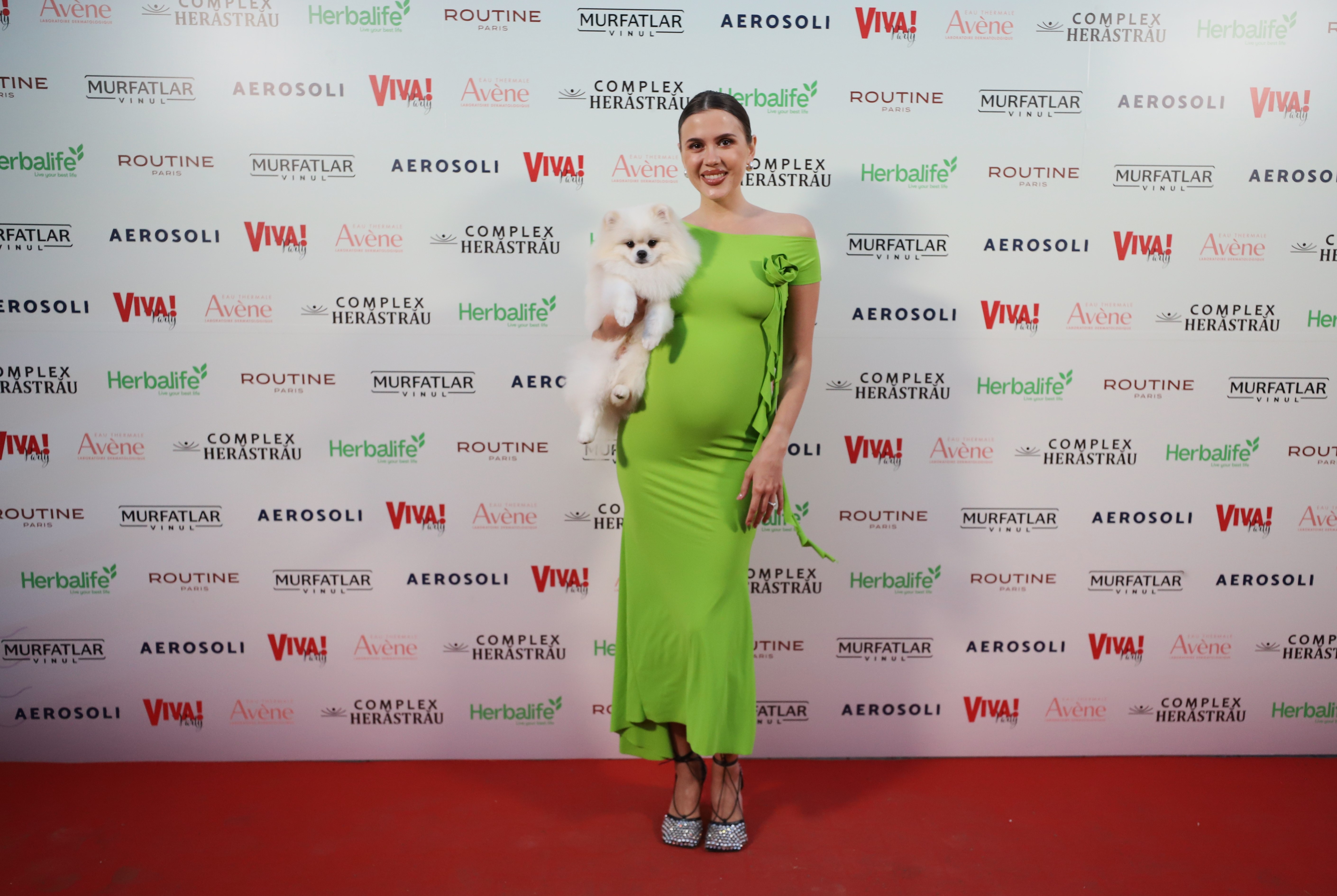 Vedetele însărcinate care și-au afișat mândre burtica la VIVA! Party 2025. Roxana Nemeș și Emily Burghelea au purtat rochii mulate
