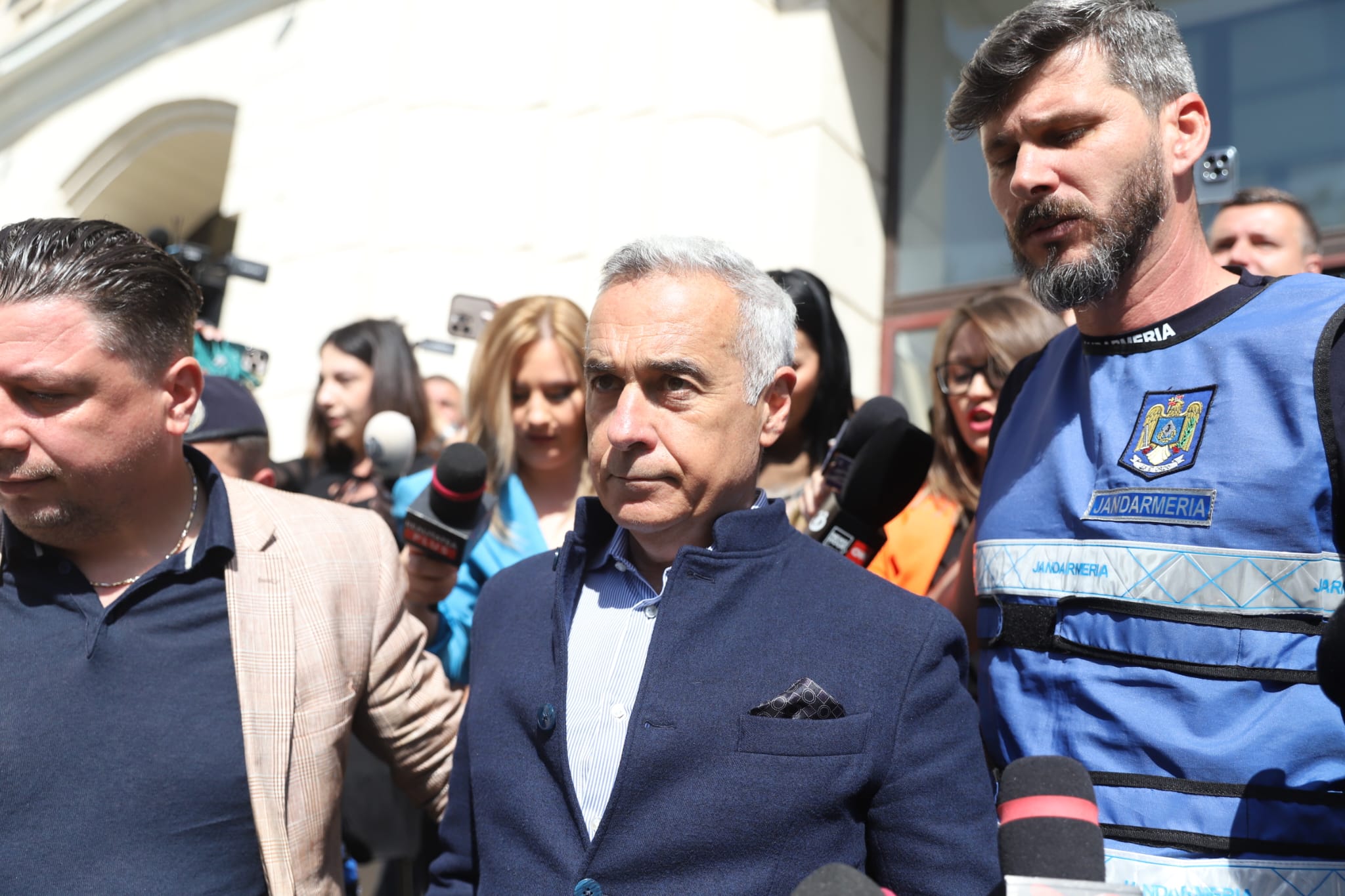 Călin Georgescu, prezent din nou în fața judecătorilor pentru prelungirea controlului judiciar