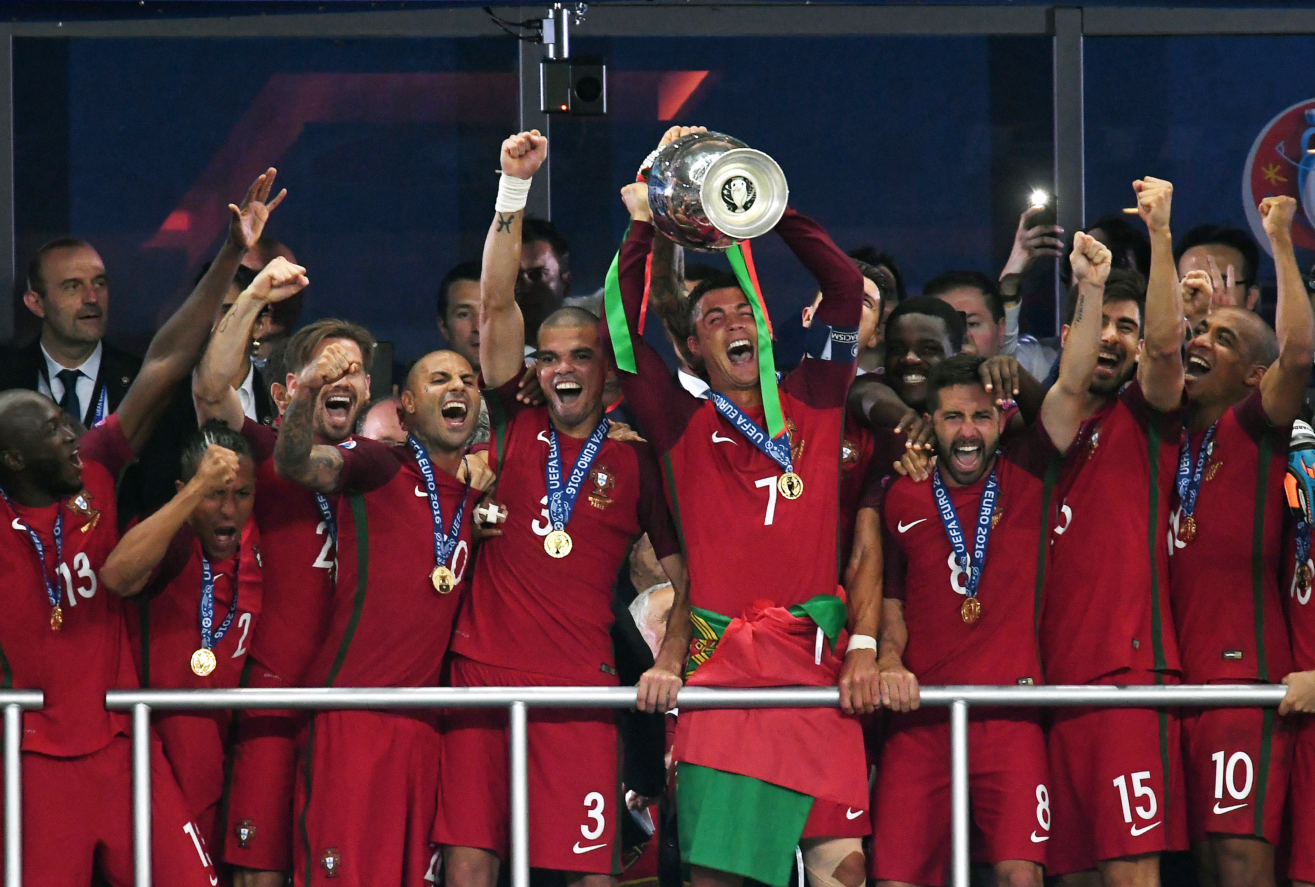 Euro 2016, finala:  Portugalia-Franța 1-0. Eder i-a dus pe lusitani în Eden! Gignac a lovit bara în 90+2, la 0-0! Cristiano Ronaldo a jucat doar 24 de minute