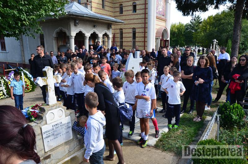 Tot Bacăul l-a plâns pe fostul fotbalist Ganea. Dusese pe picioare un infarct
