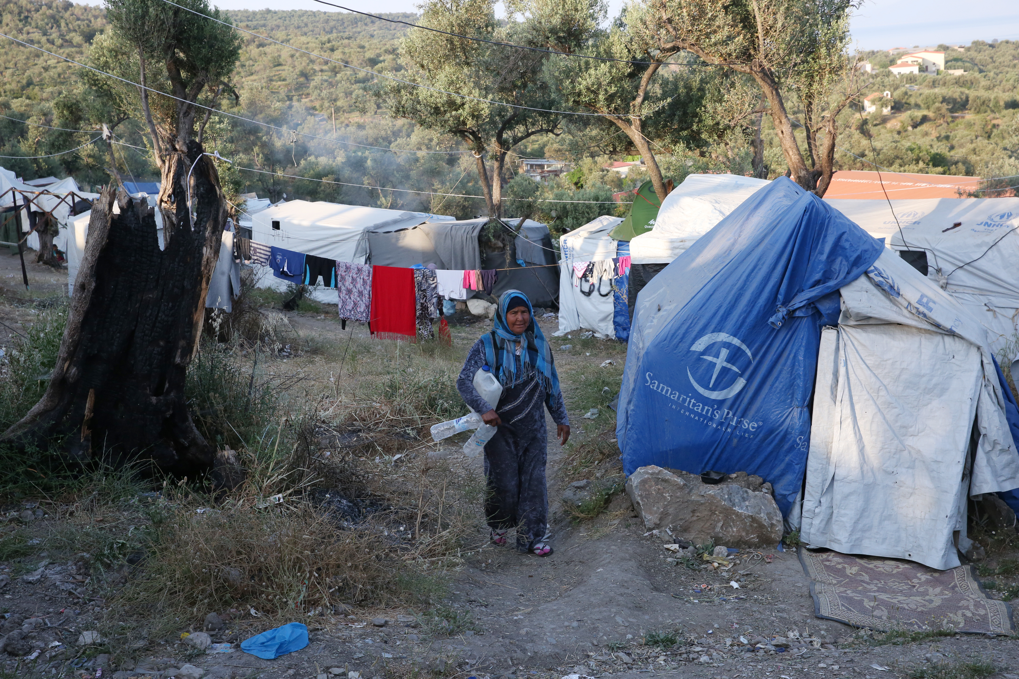 FOTO | Mai mulți copii dintr-o tabără de refugiați din Grecia au încercat să se sinucidă. Condițiile de trai sunt îngrozitoare