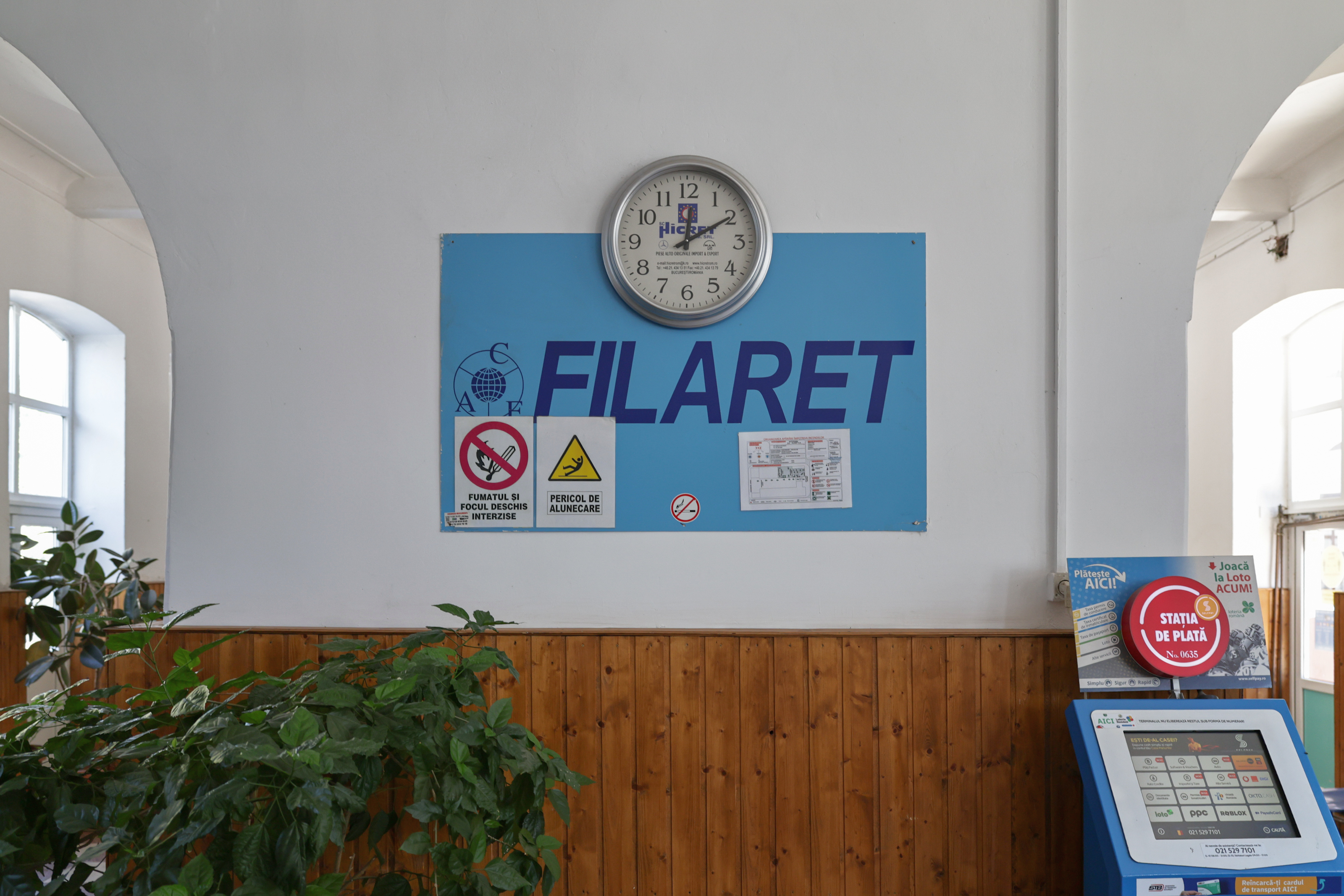 De aici s-a tras semnalul pentru „intrarea României în civilizație”. Vagonul cu ouă confiscat și gara din care acum se pleacă cu autocarul