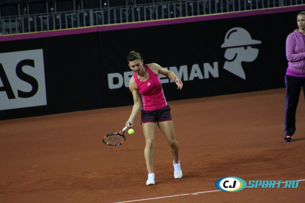 Fed Cup. Simona Halep a intrat în sală. Imagini de la primul antrenament al liderului României