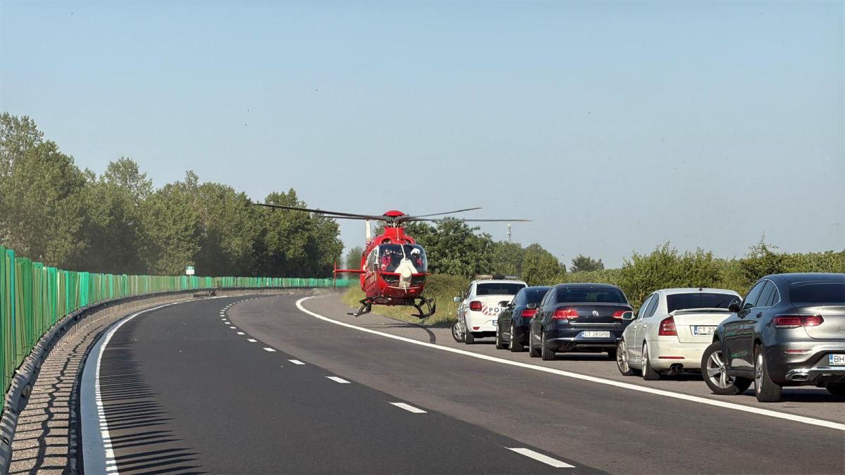 Autocar cu 22 de copii, răsturnat pe Autostrada Soarelui A2. O persoană a murit, iar un minor este în stare gravă