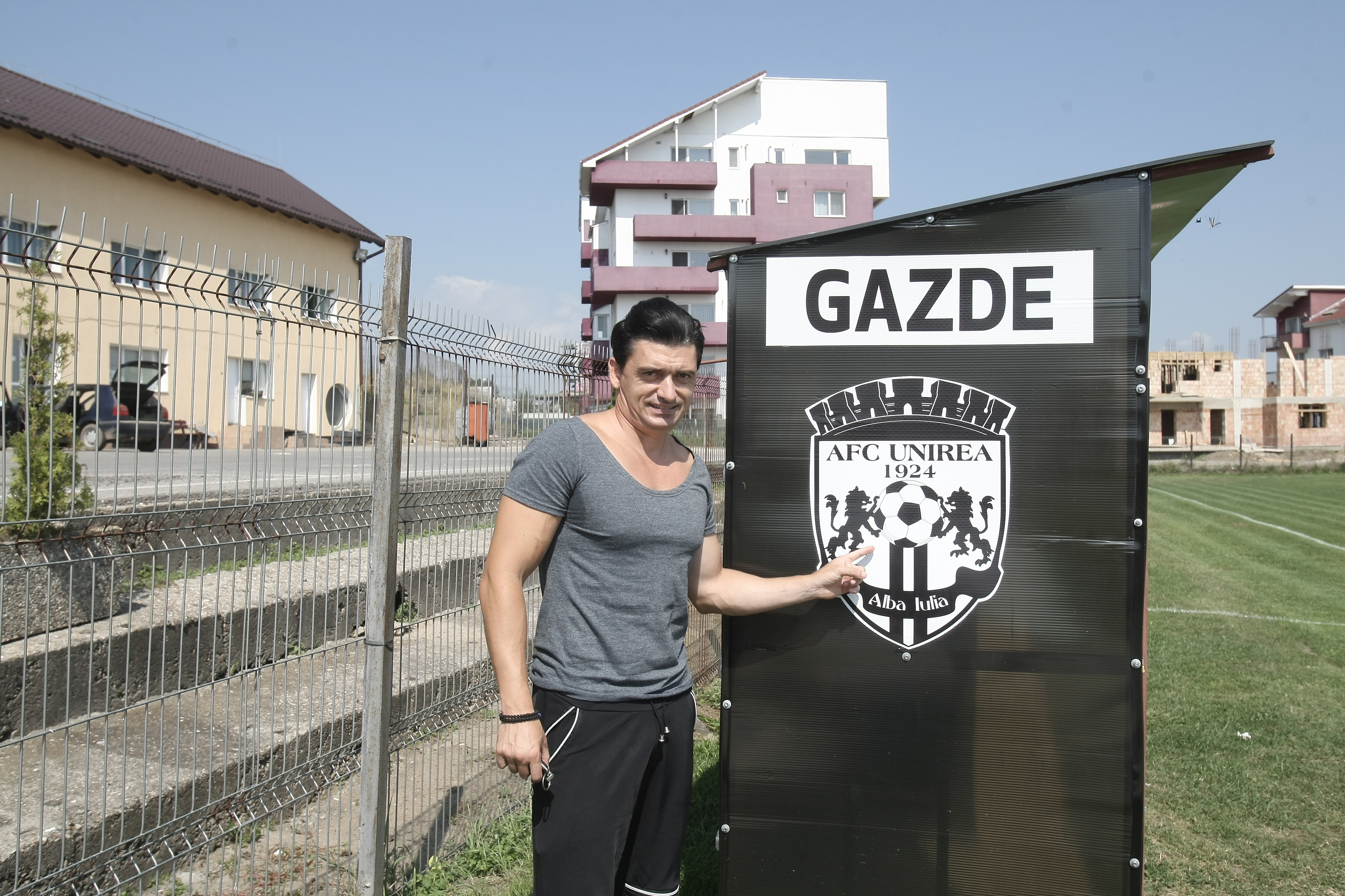 Povestea lui Nicușor Stanciu. A făcut naveta cu ”rechini”, a fost Mister Boboc, la 16 ani era să-și piardă piciorul